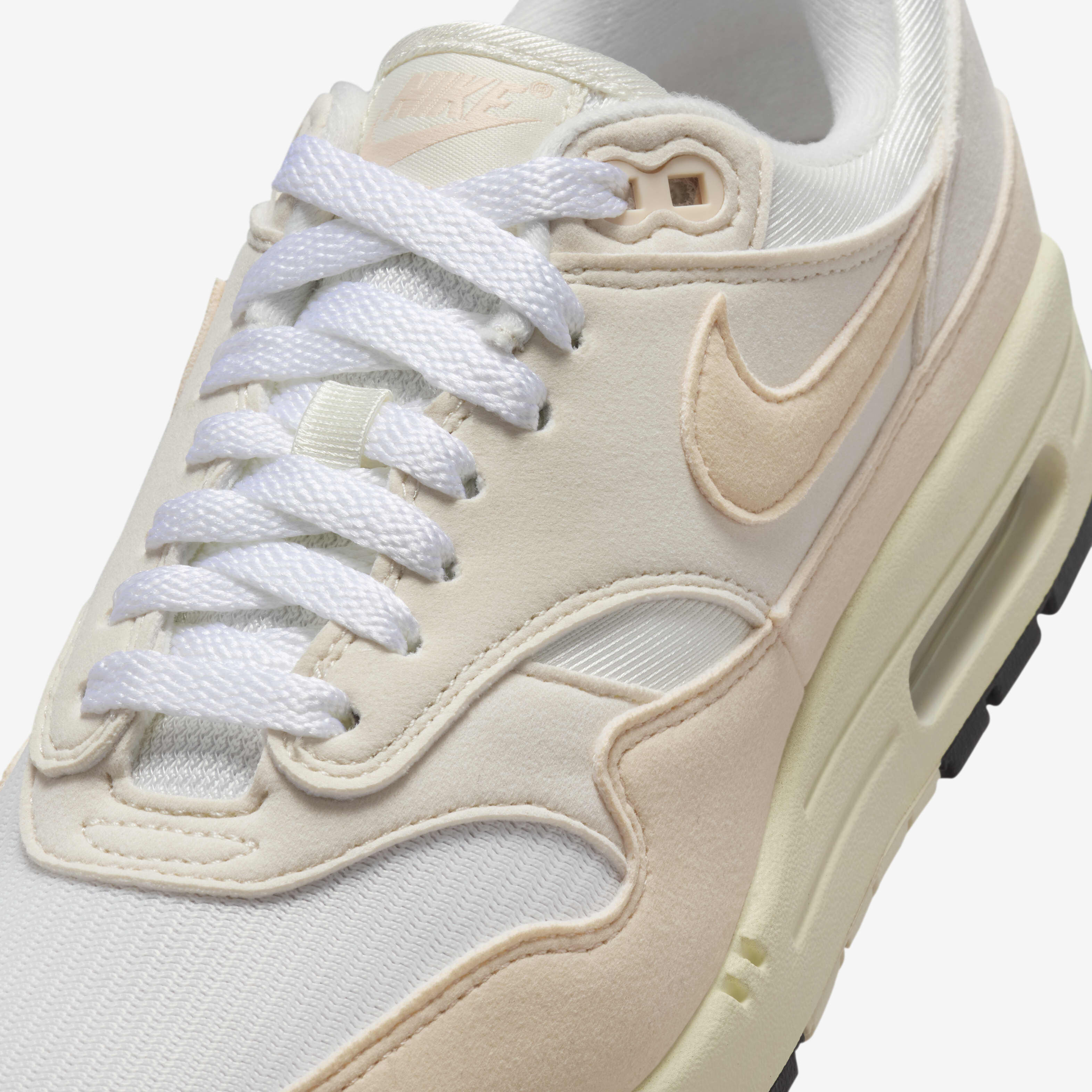Nike wmns air max 1 desert sand discount