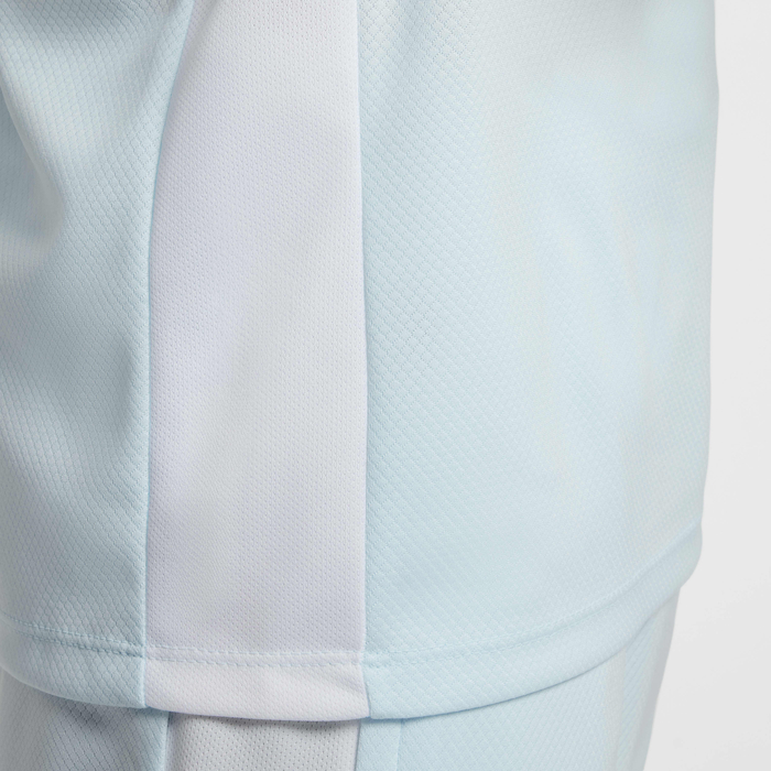 Nike Dri-FIT Strike image number 3 Nike Dri-FIT Strike image number 3