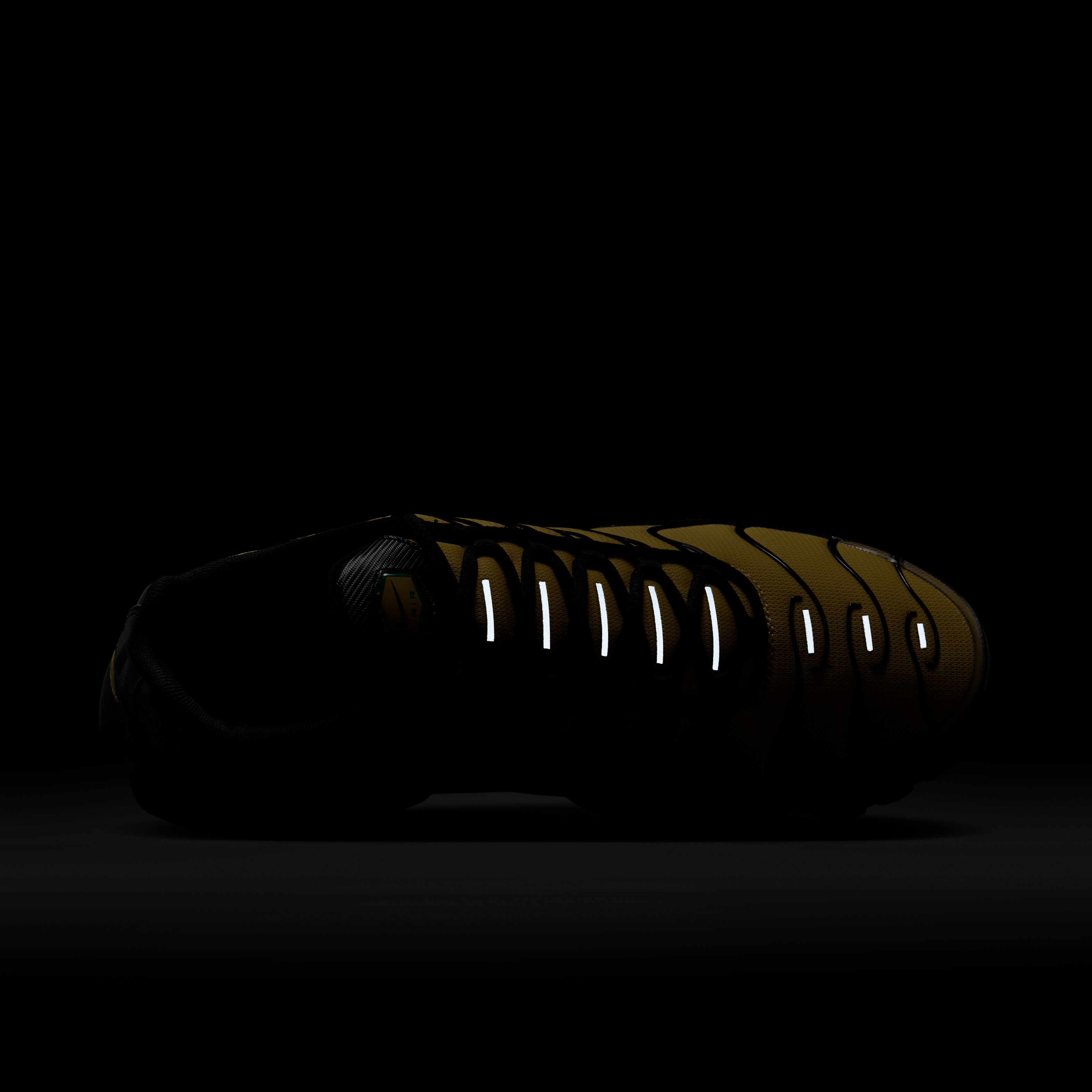 Nike Air Max Plus image number 8