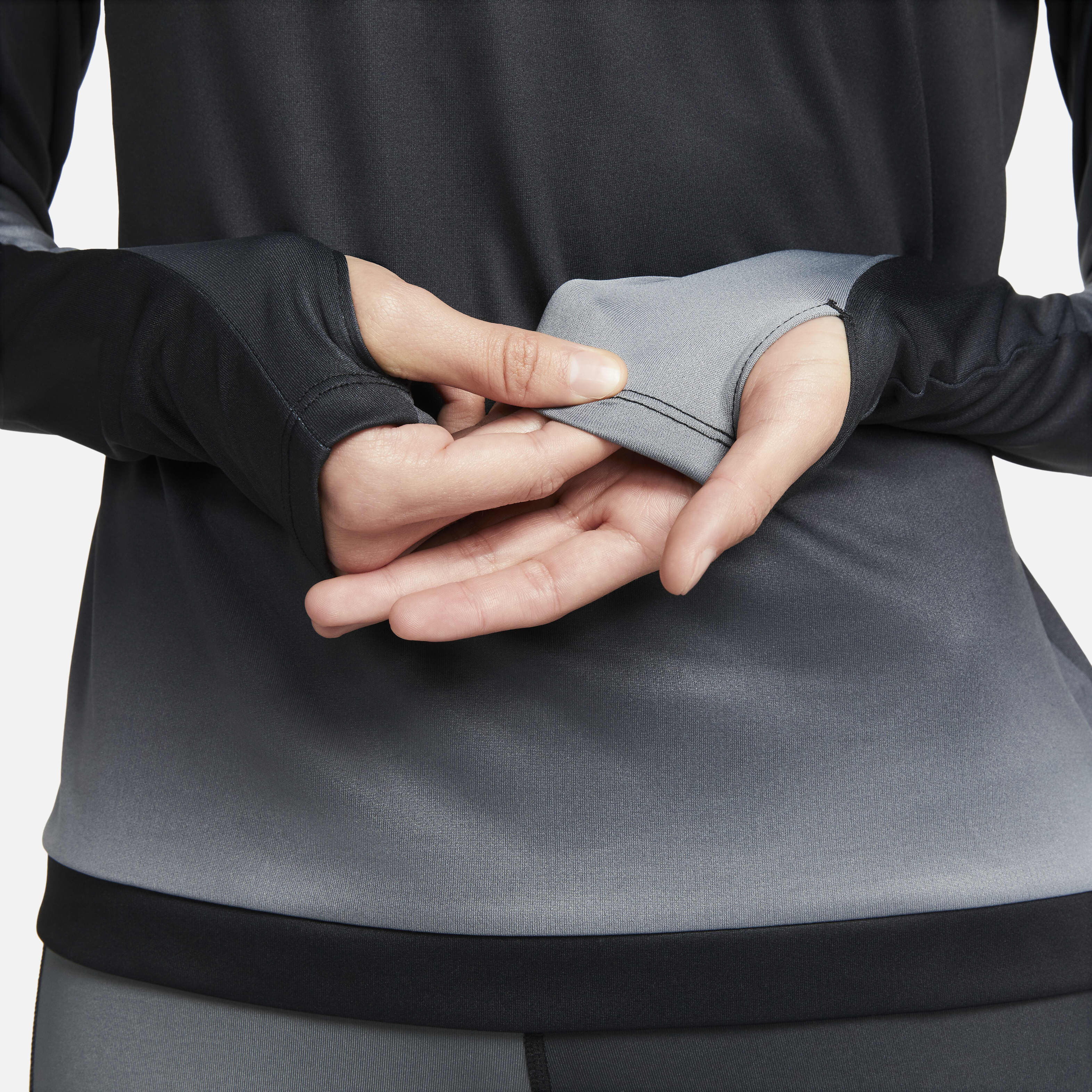 Nike Dri-FIT Swoosh image number 3