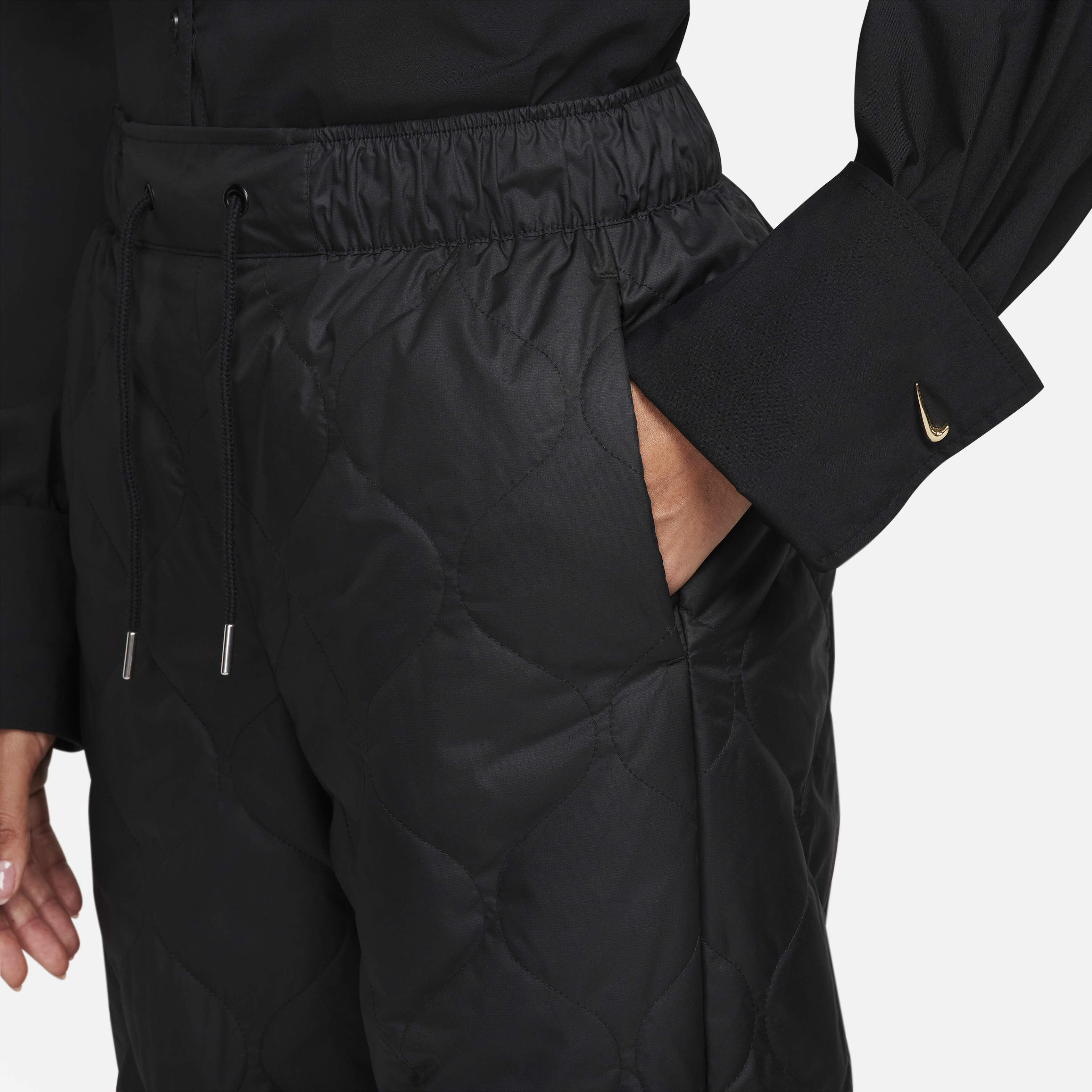 Nike Sportswear Essential image number 2