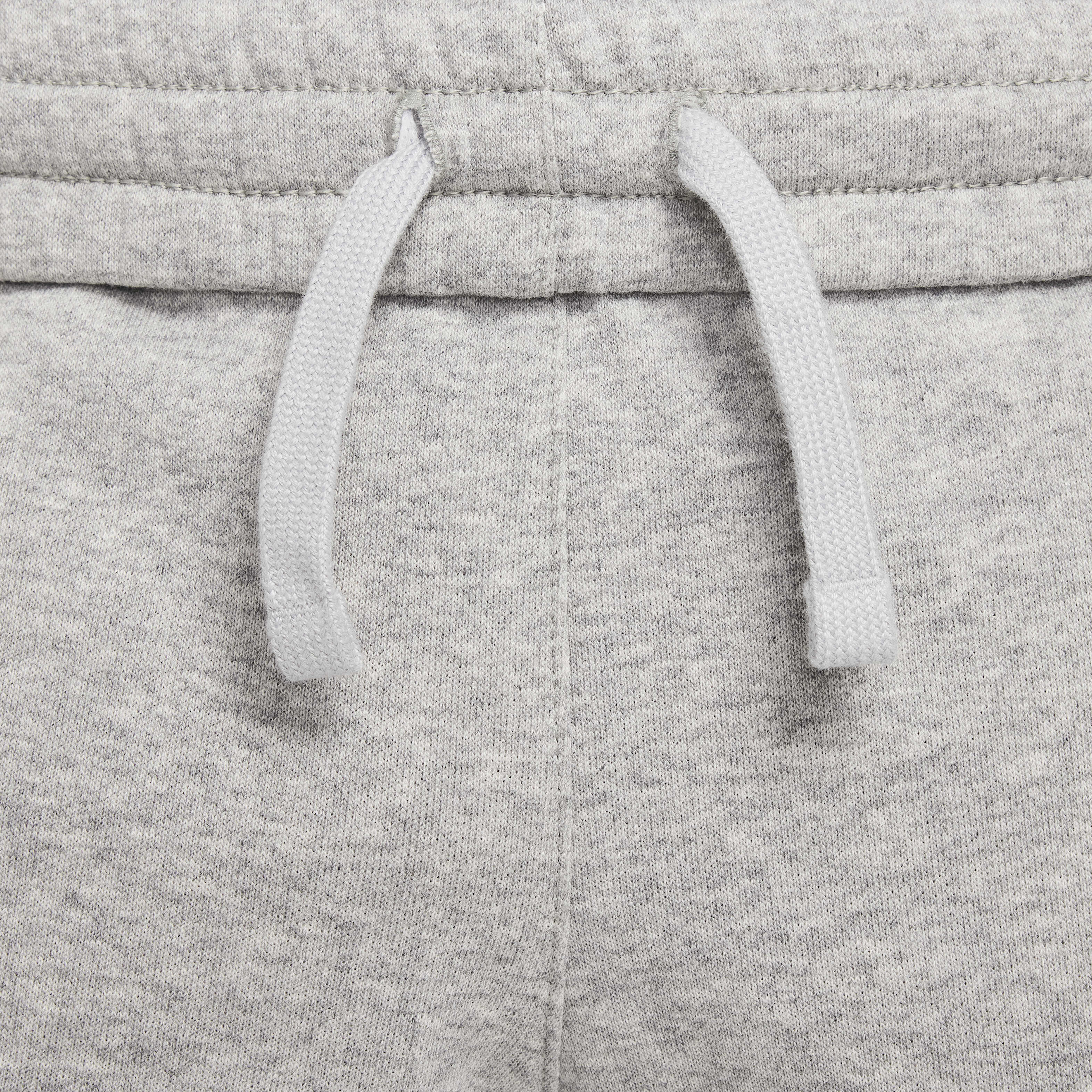 Nike Sportswear Club image number 4