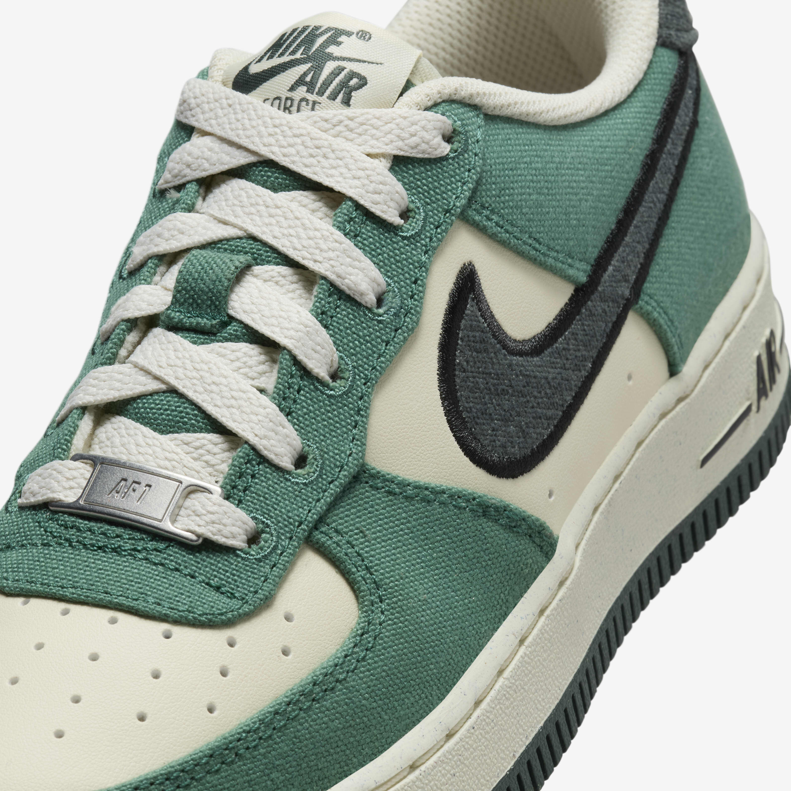 Buy Nike Air Force 1 LV8 Older Kids Shoes Nike Kuwait Official