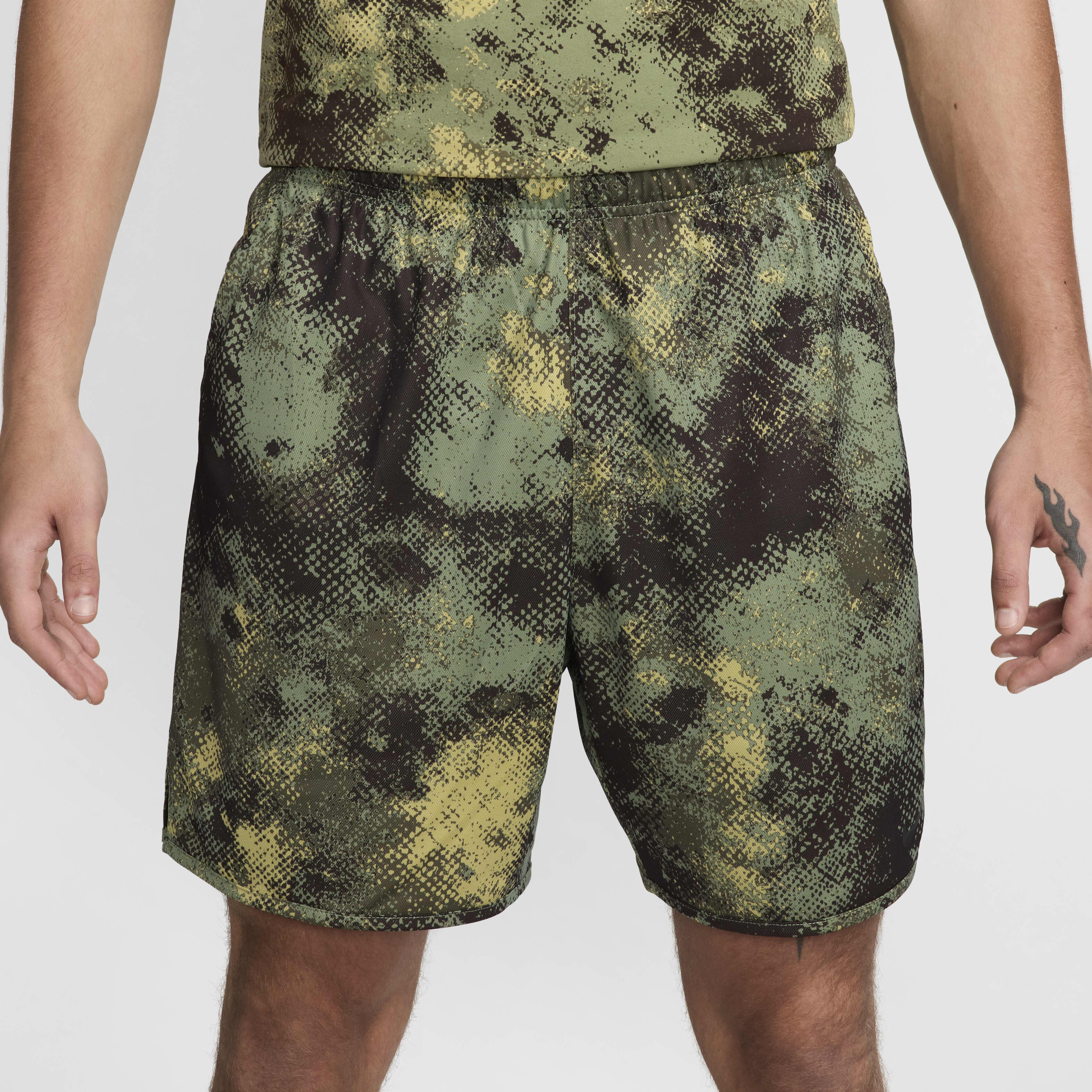 Boys nike camo shorts top