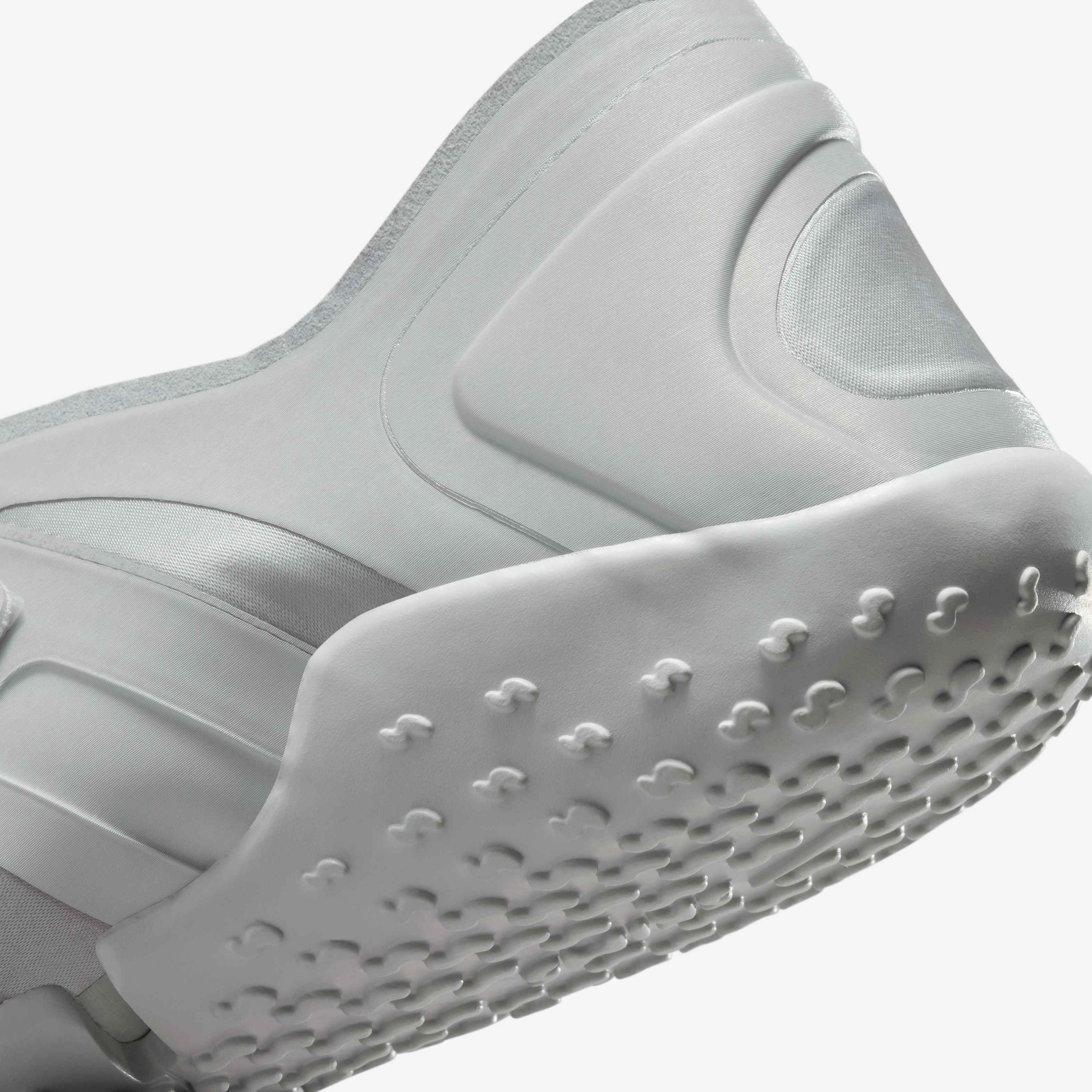 NikeSKIMS Rift Satin image number 7
