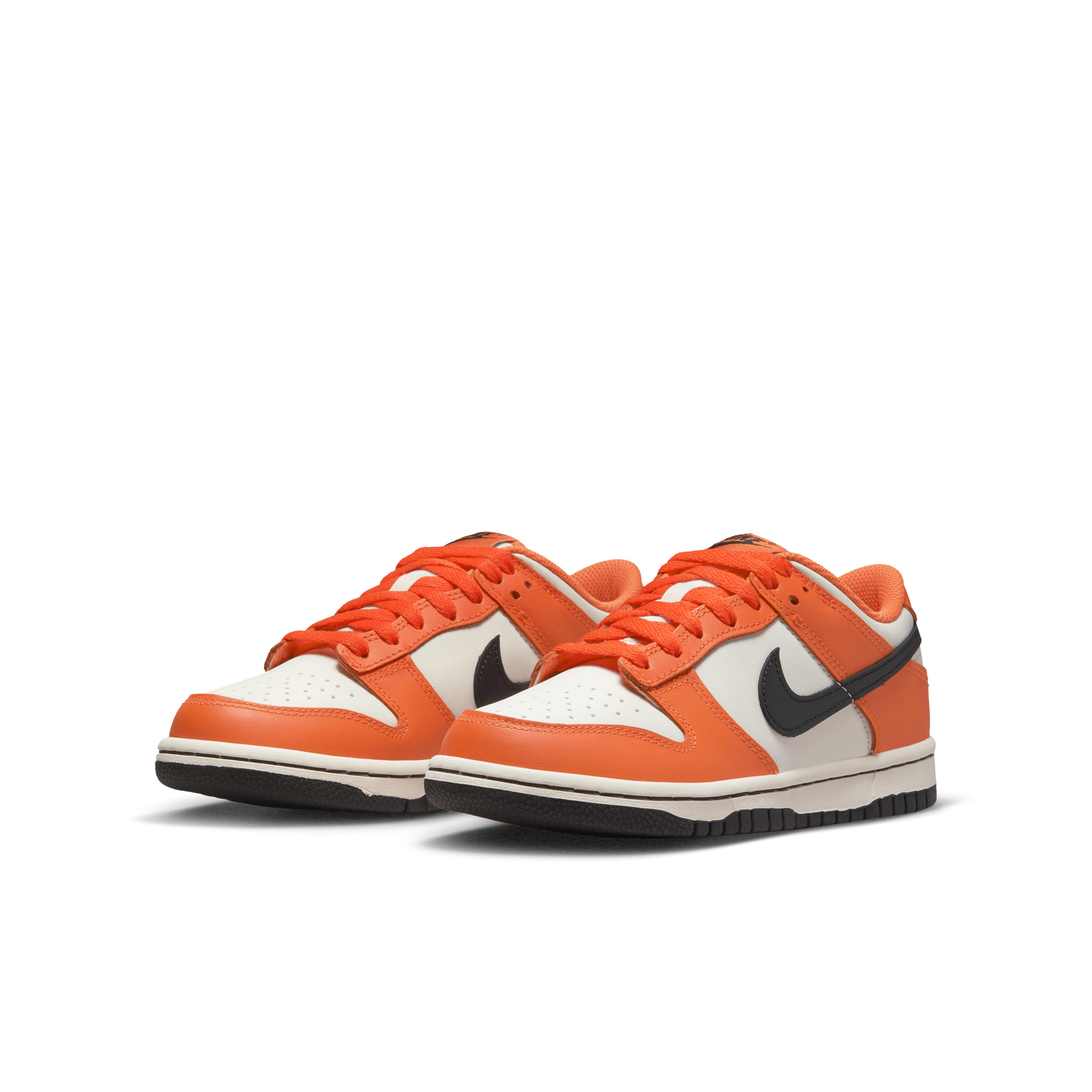 Nike Dunk Low image number 4