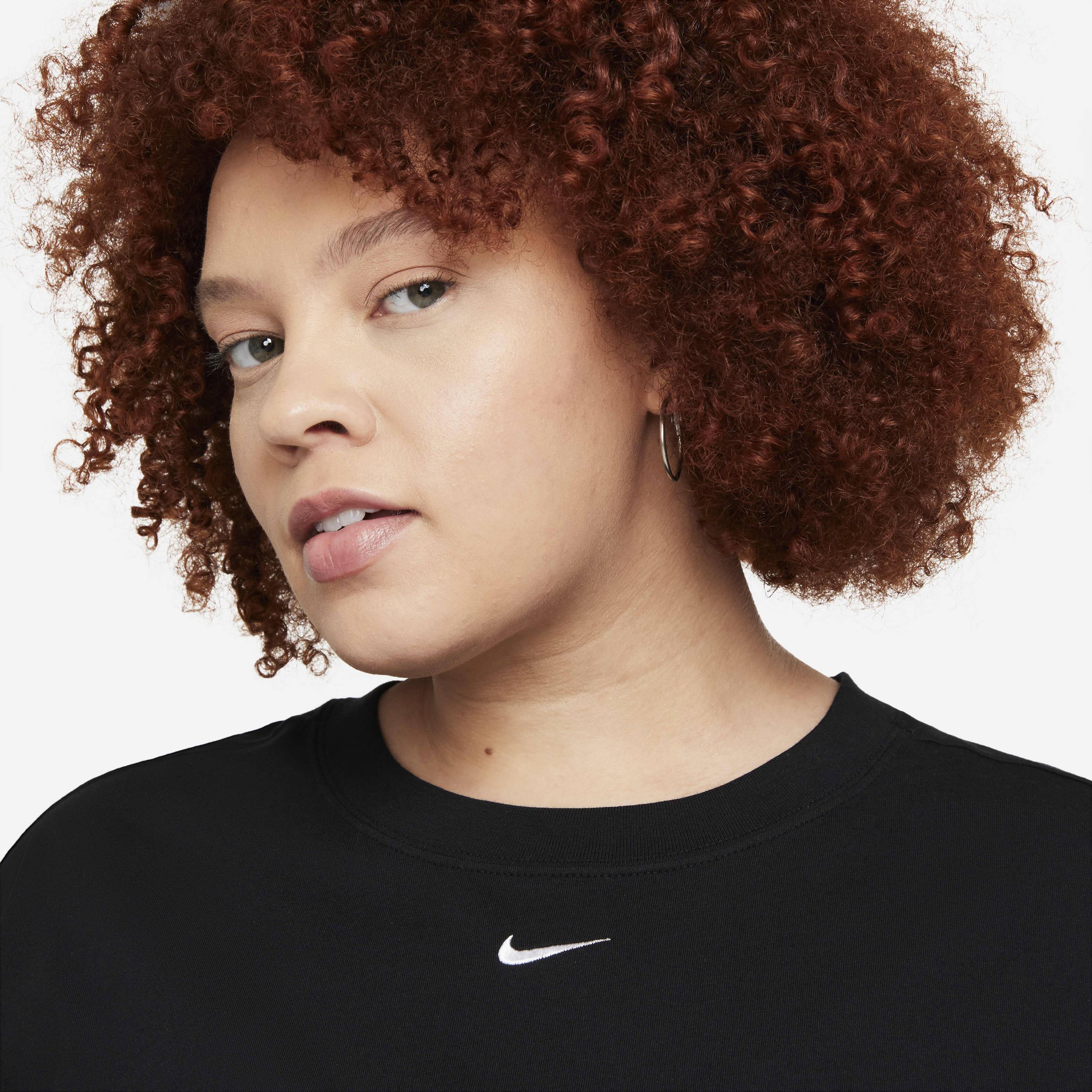 Nike Sportswear Essential image number 2