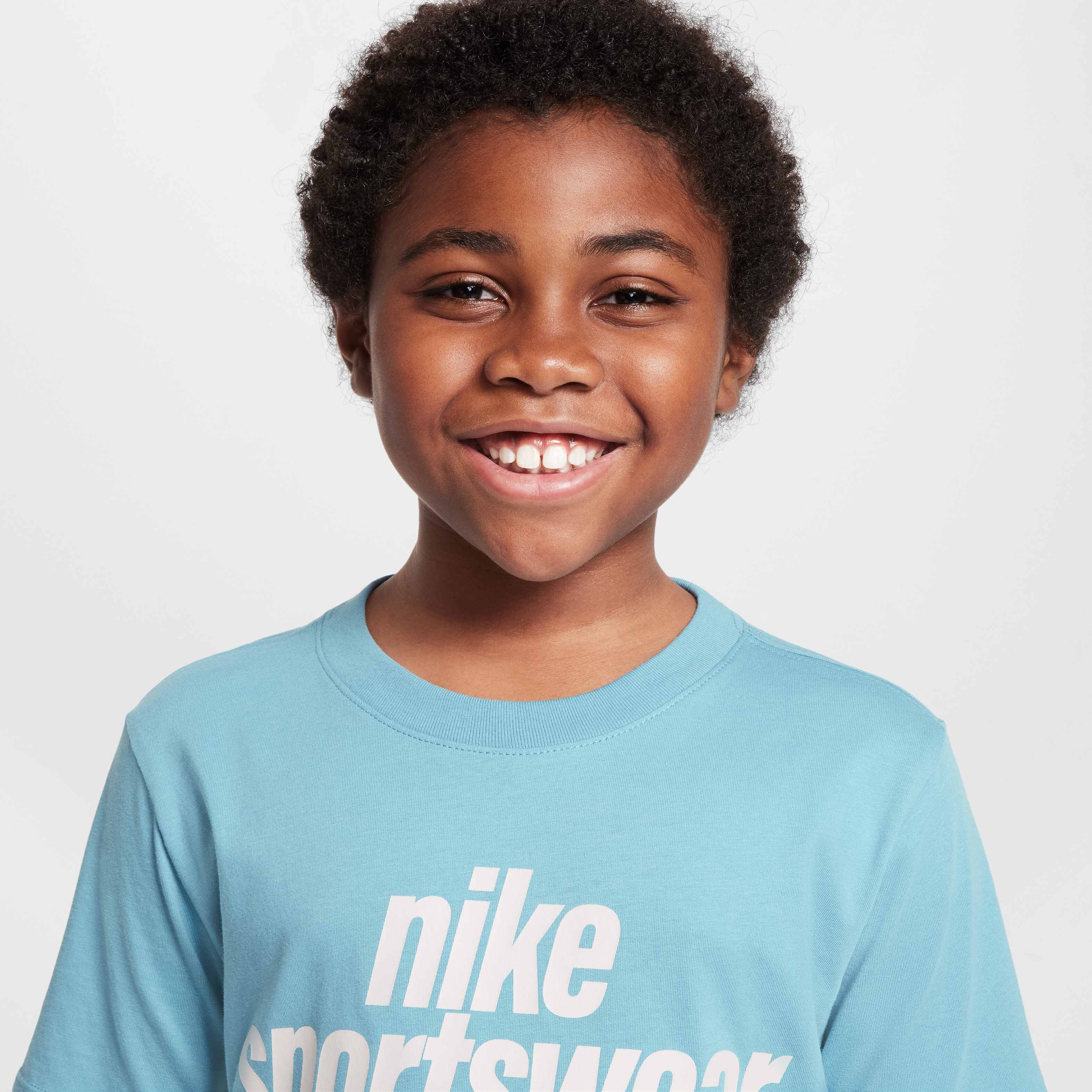 Nike Sportswear image number 2