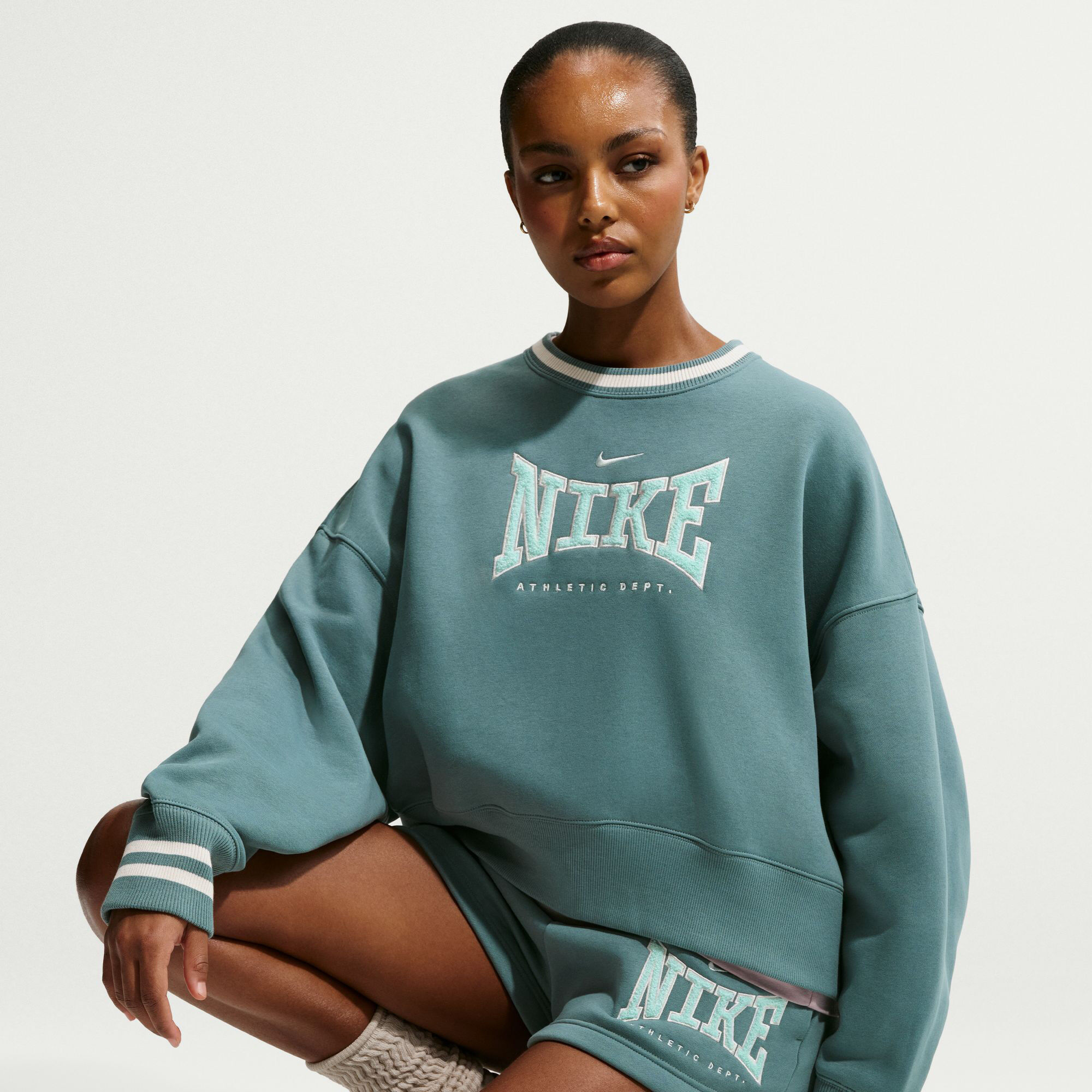 Nike Sportswear Phoenix Fleece image number 2