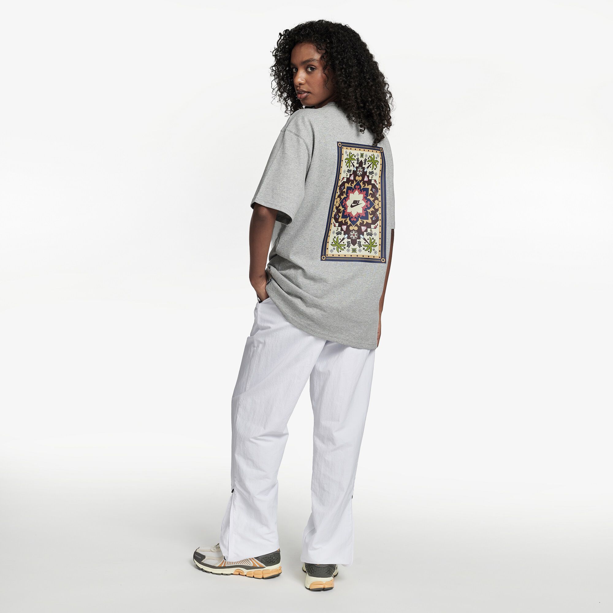 Buy Nike City Tee - Dubai T-Shirt - Dark Grey Heather | Nike