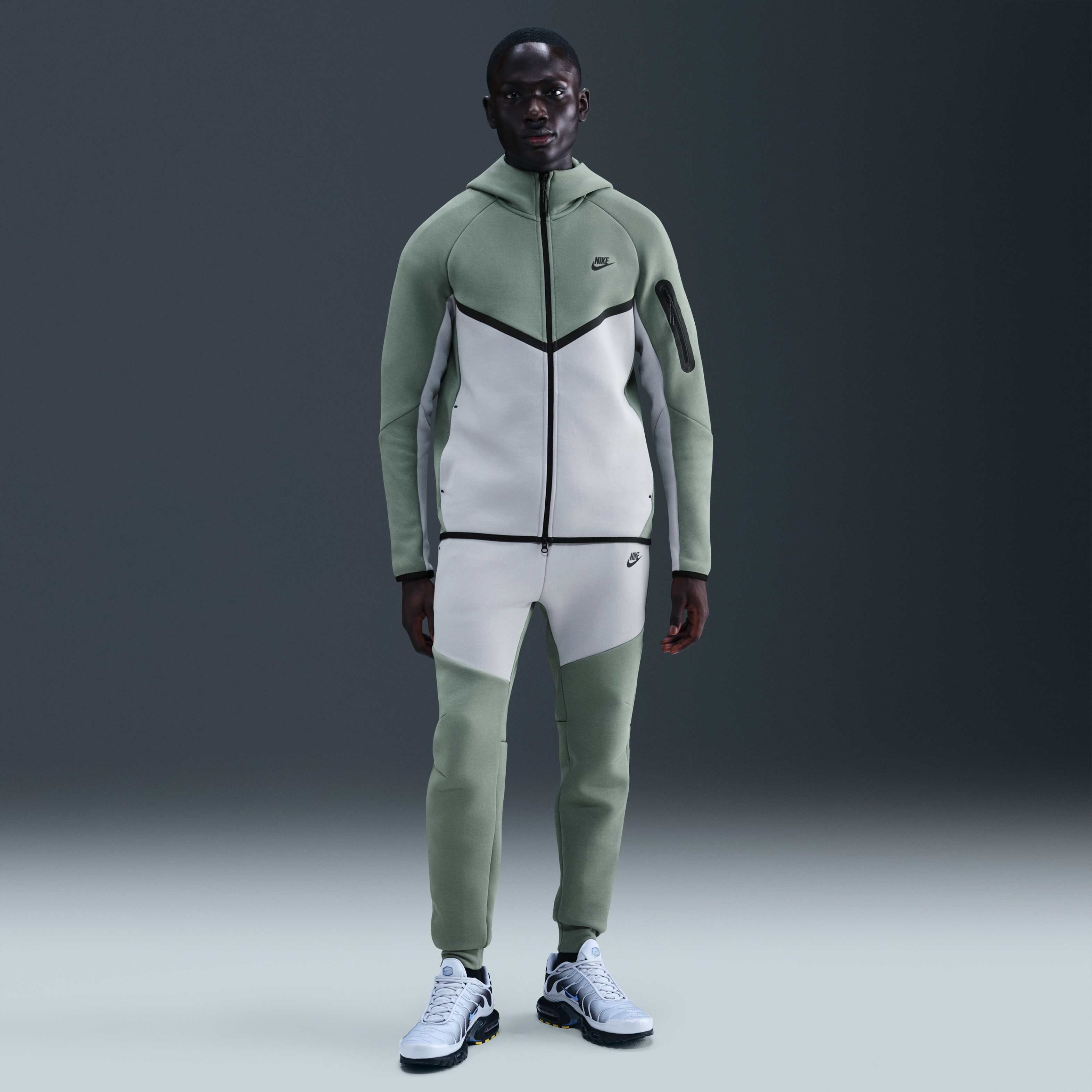 Nike Tech image number 3