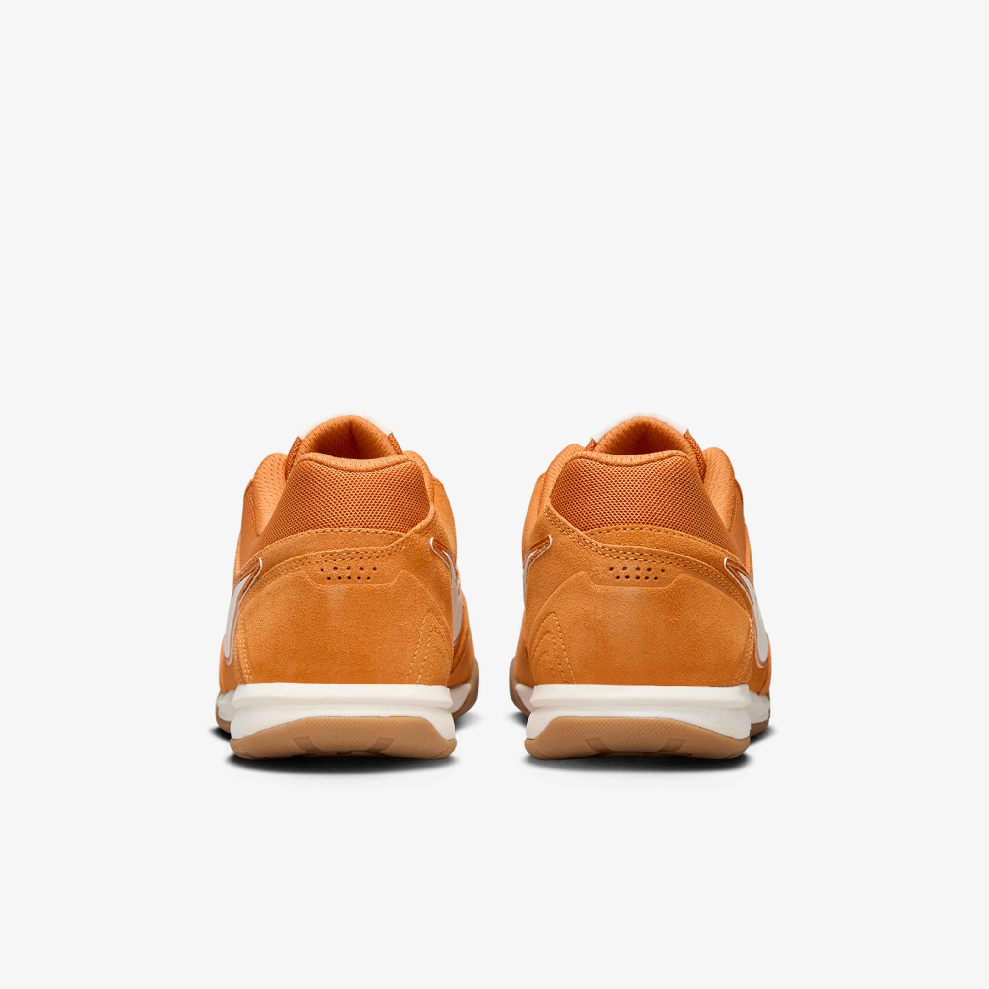 نايكي جاتو image number 5