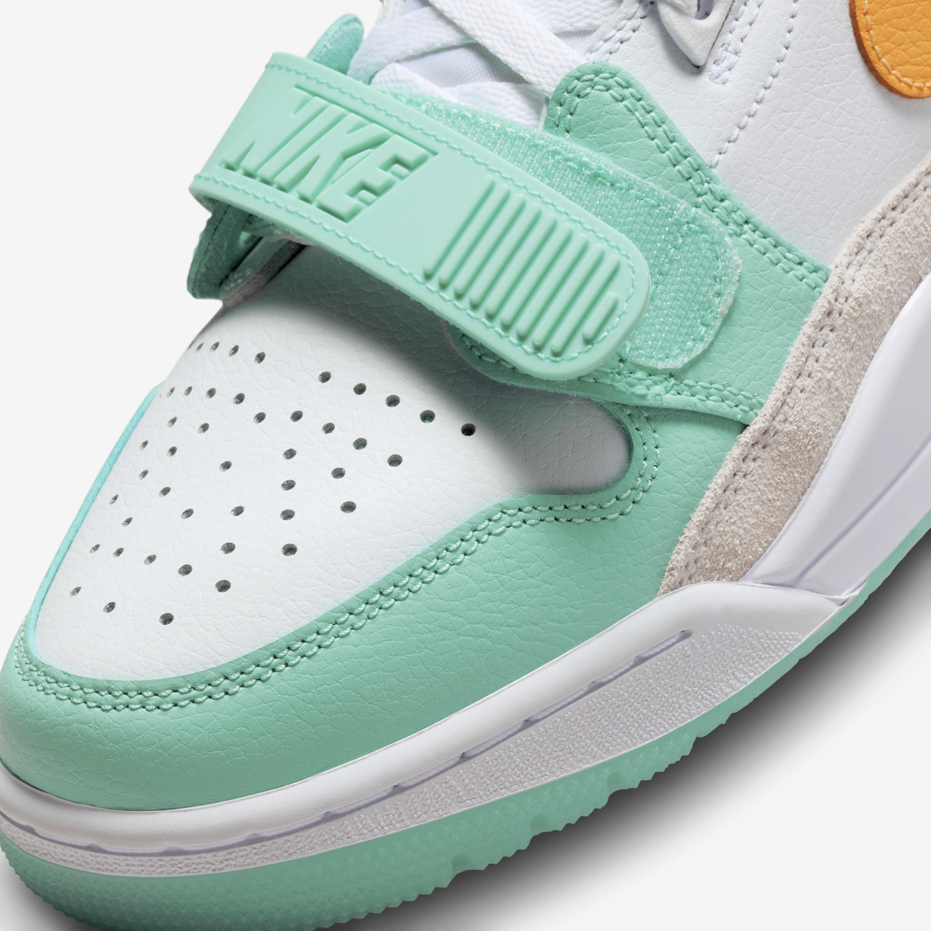 Air Jordan Legacy 312 image number 6