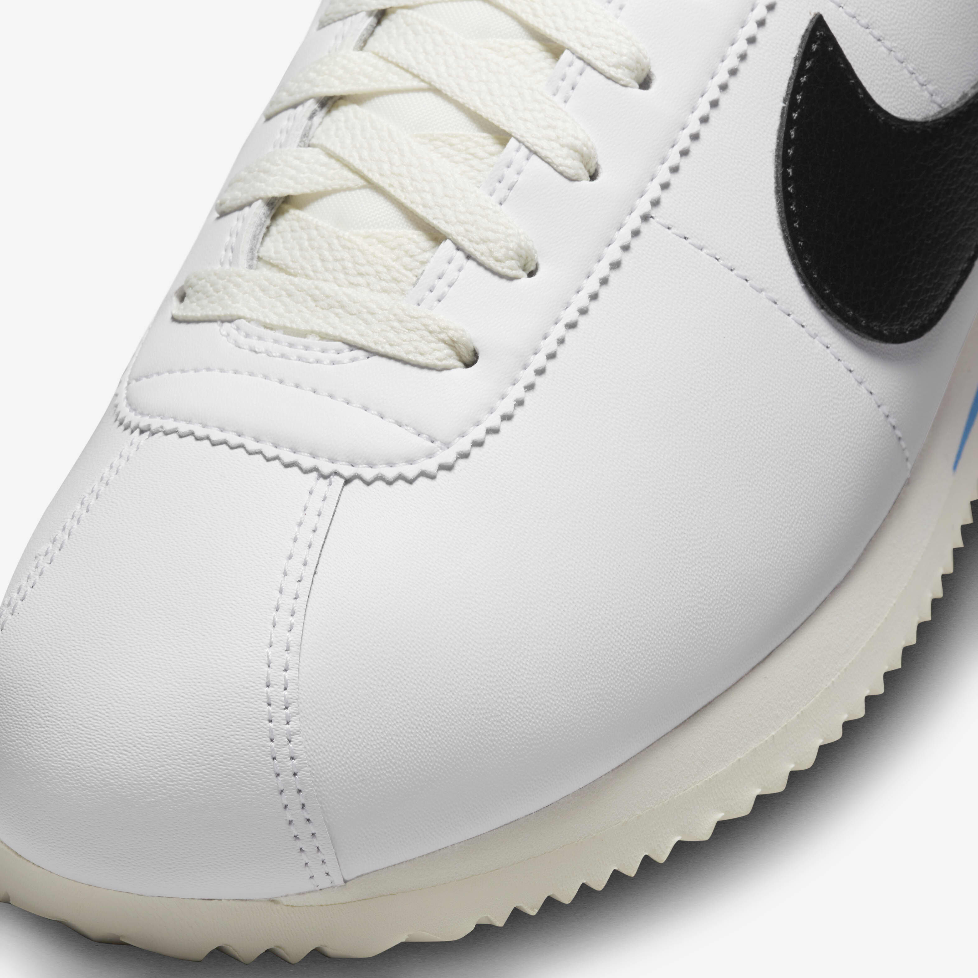 Buy Nike Cortez Leather Men s Shoes Nike Kuwait Official