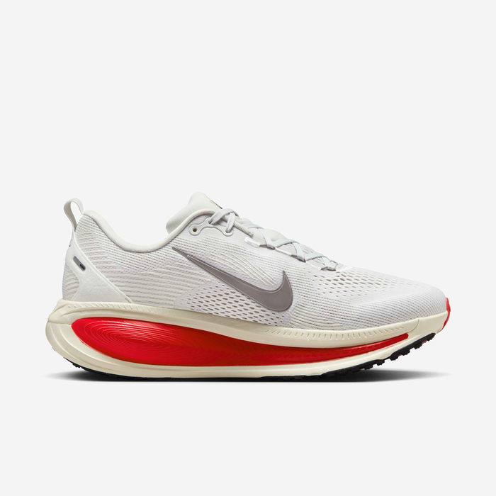 Nike Vomero 18 image number 2 Nike Vomero 18 image number 2