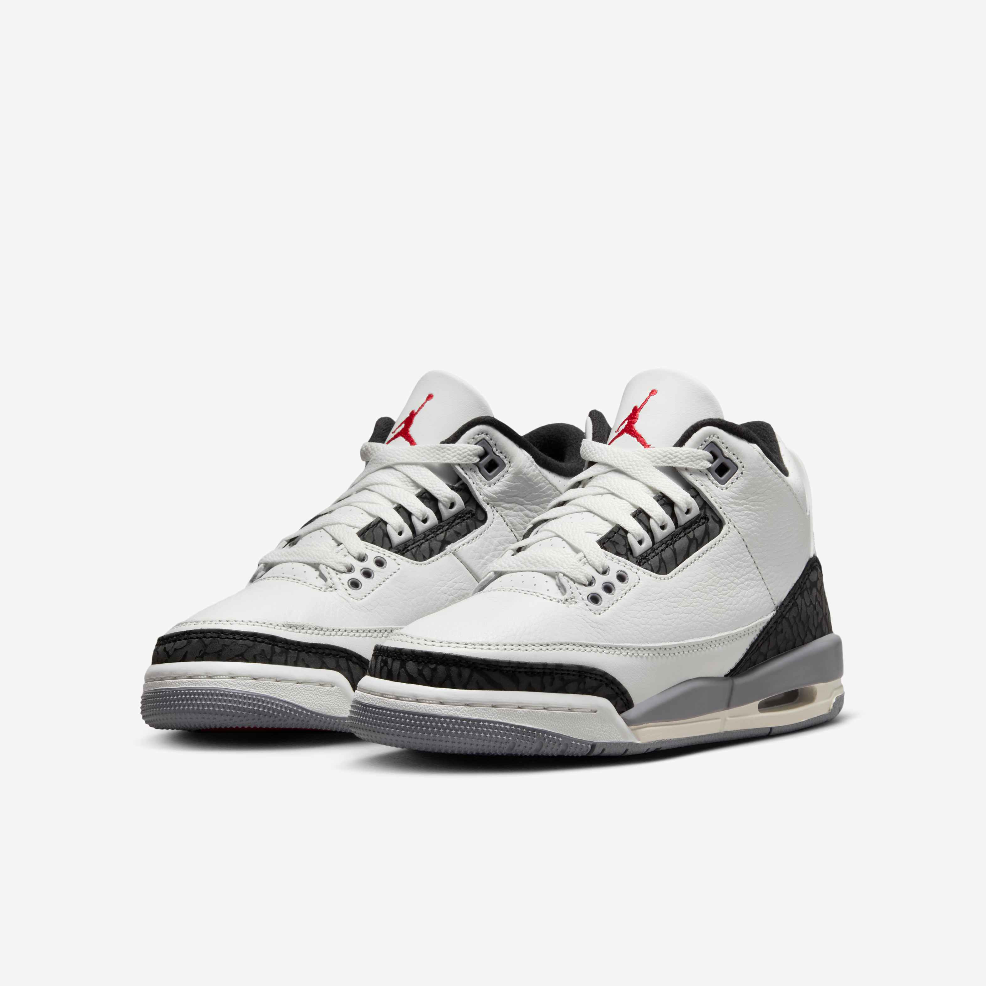 Air Jordan 3 Retro image number 4