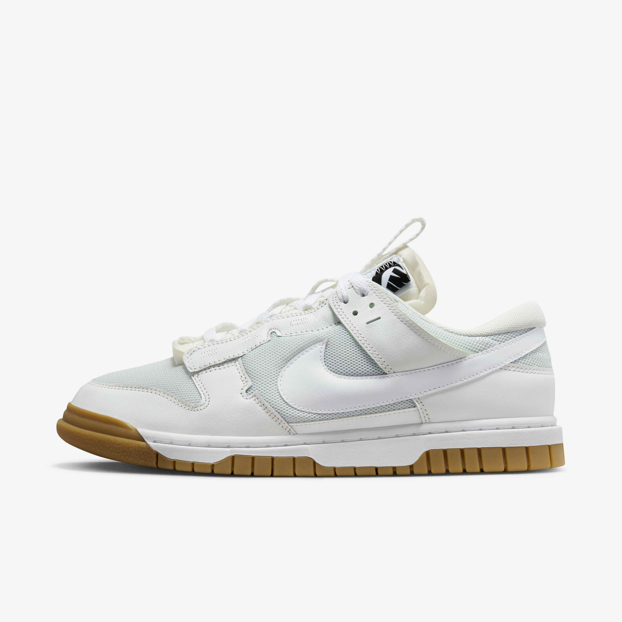 NIKE WHITE DUNK作品集　バッグ・シューレース付　キューブリック付き nike-sb-dunk-low-decon-n7-
