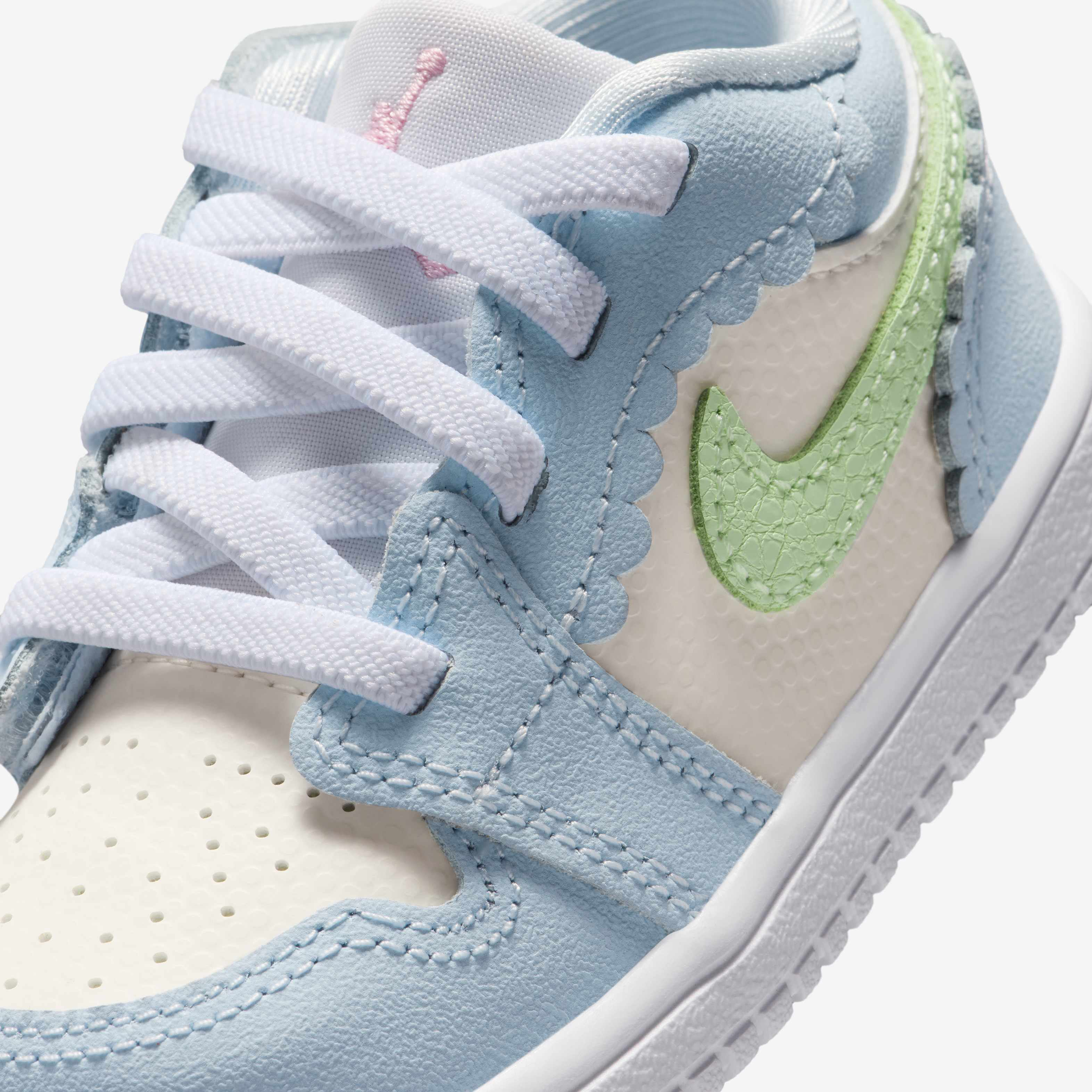 Jordan 1 Low Alt SE image number 6