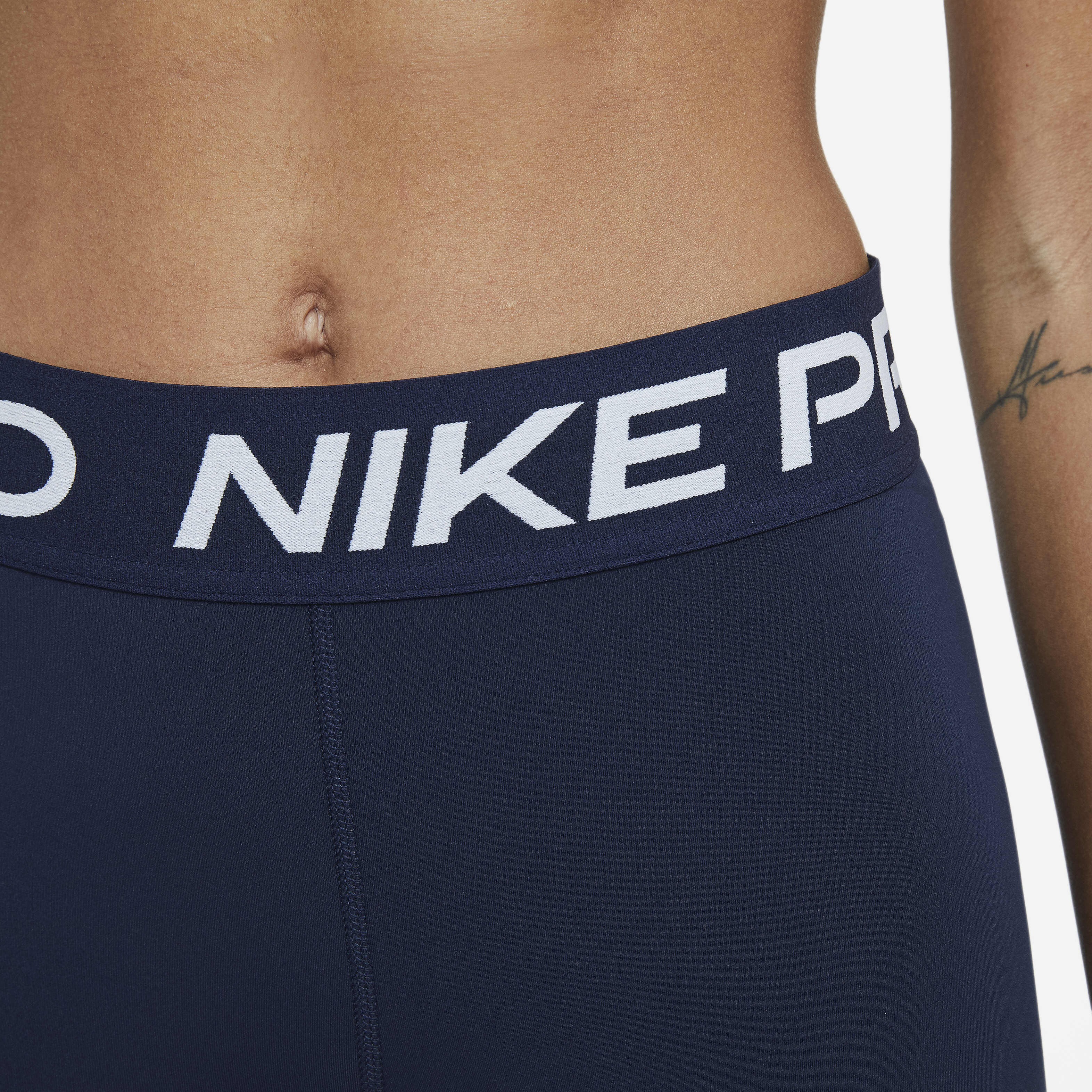Nike Pro image number 3