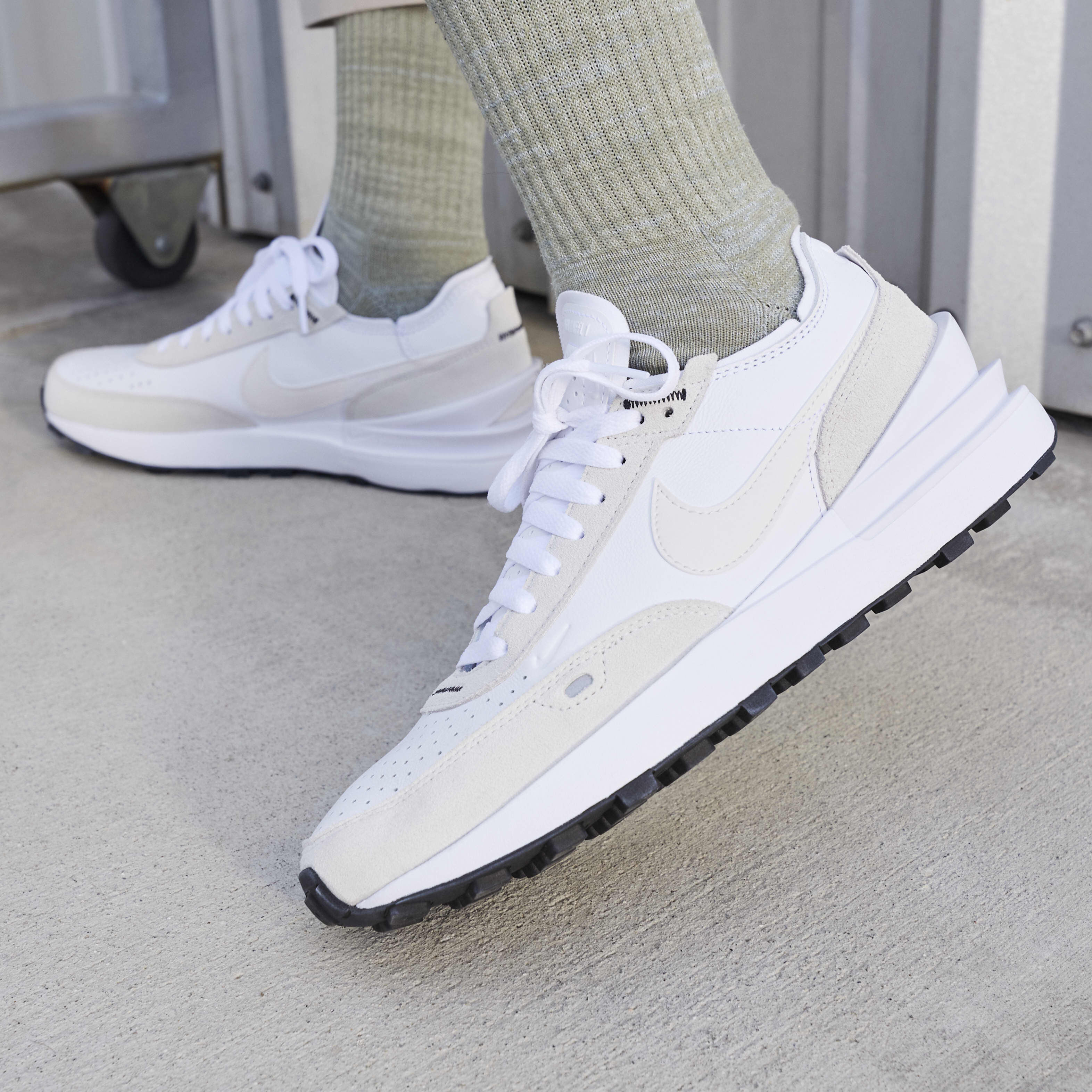 nike waffle one summit white mens