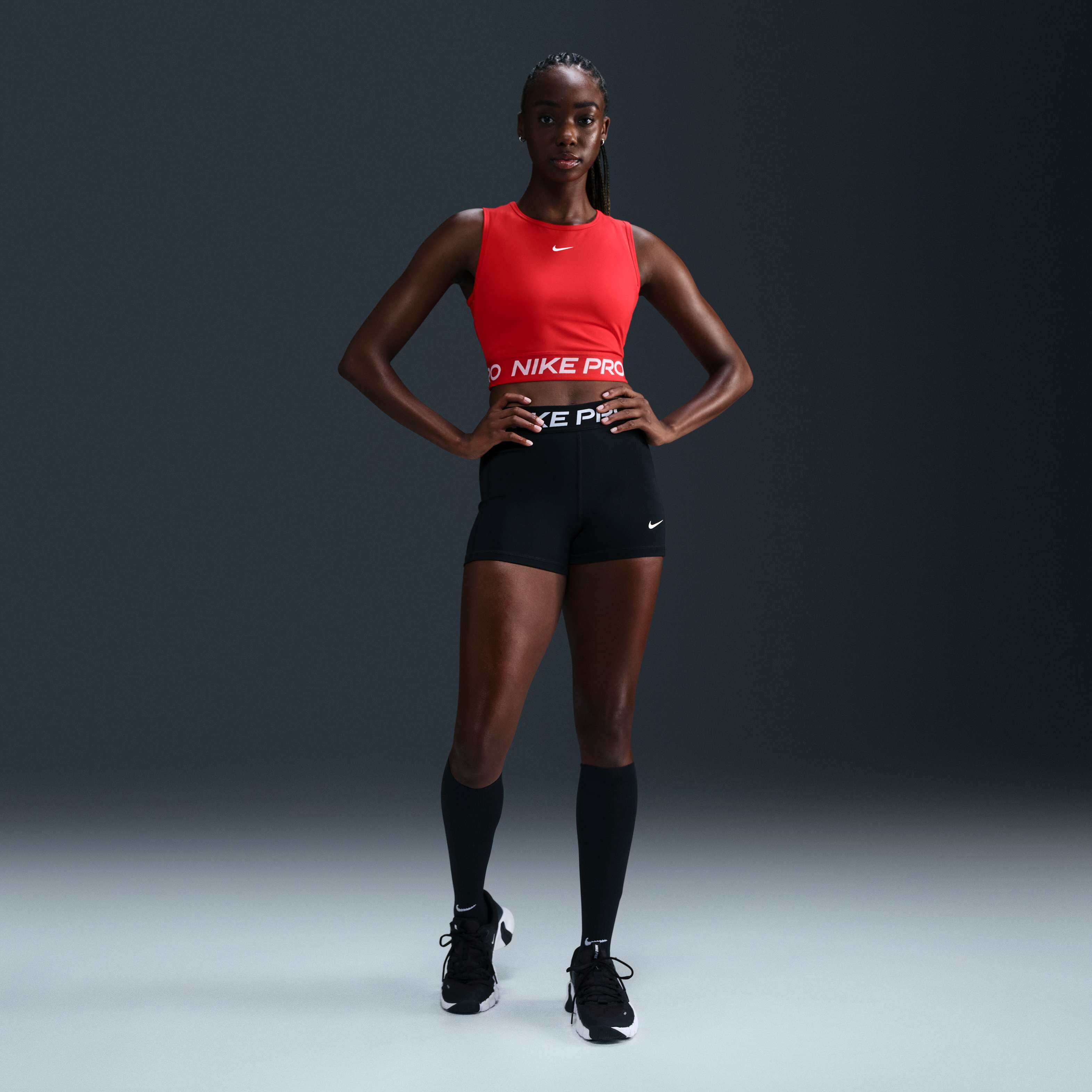 Nike Pro image number 3