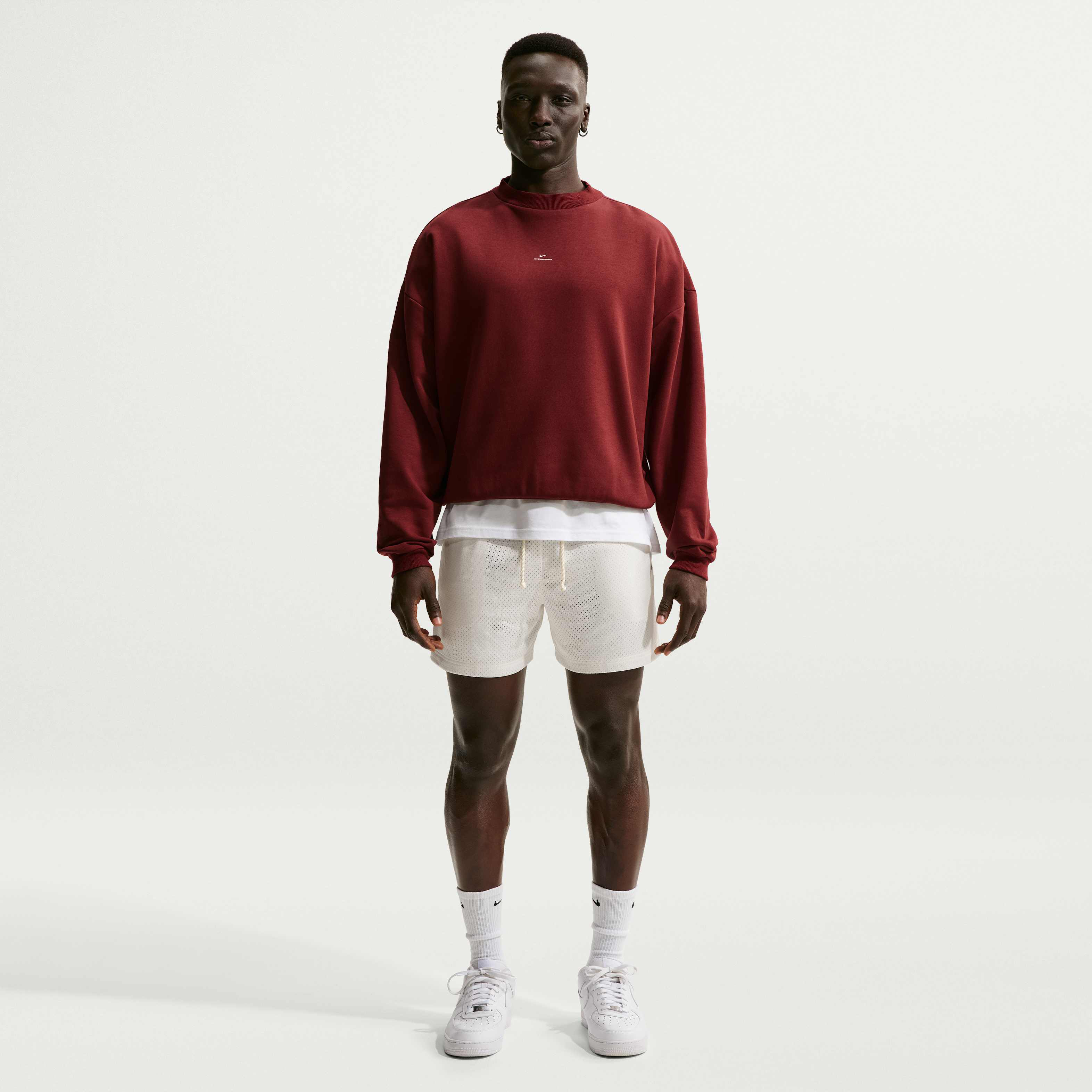 Nike Standard Issue image number 0