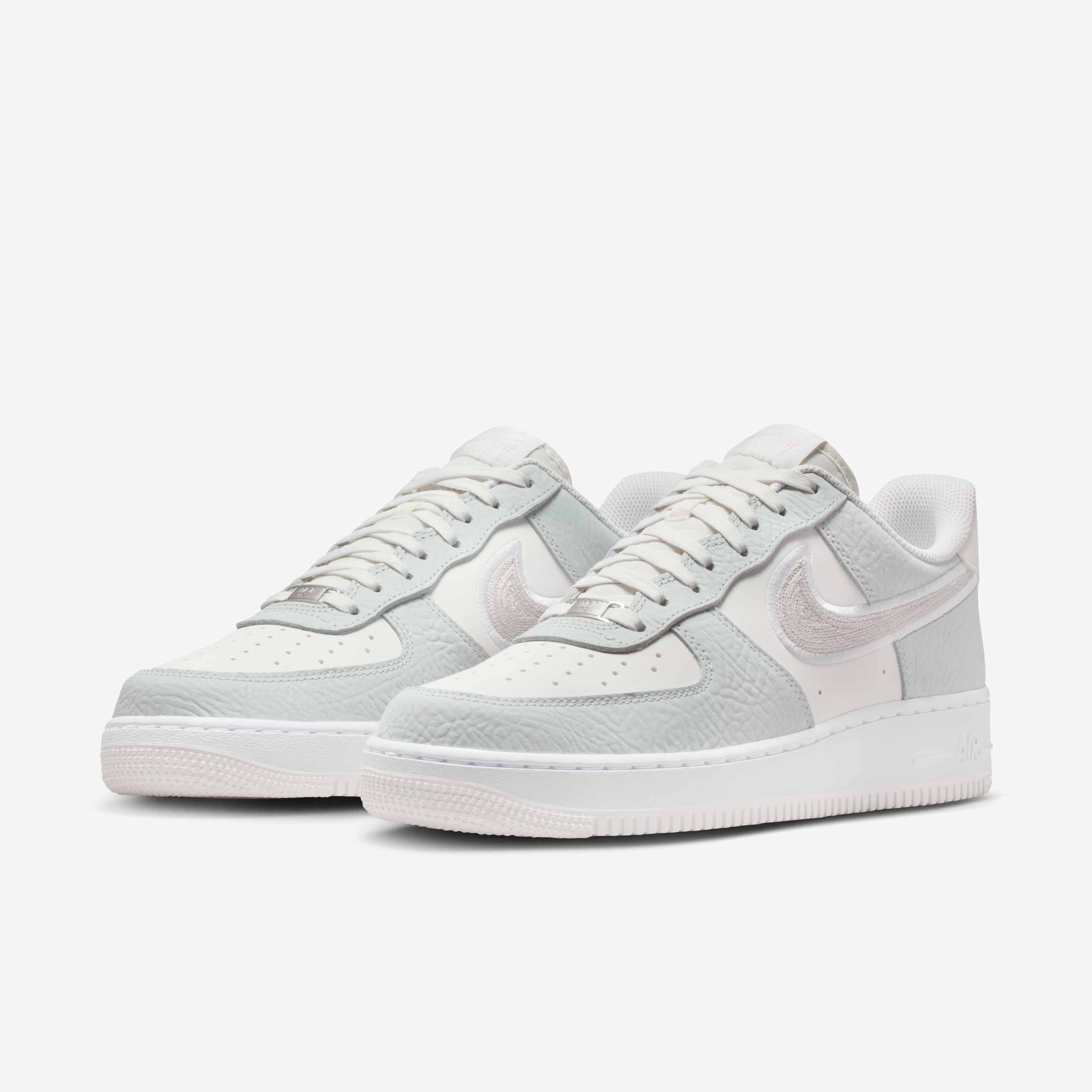 Nike Air Force 1 '07 LV8 image number 4