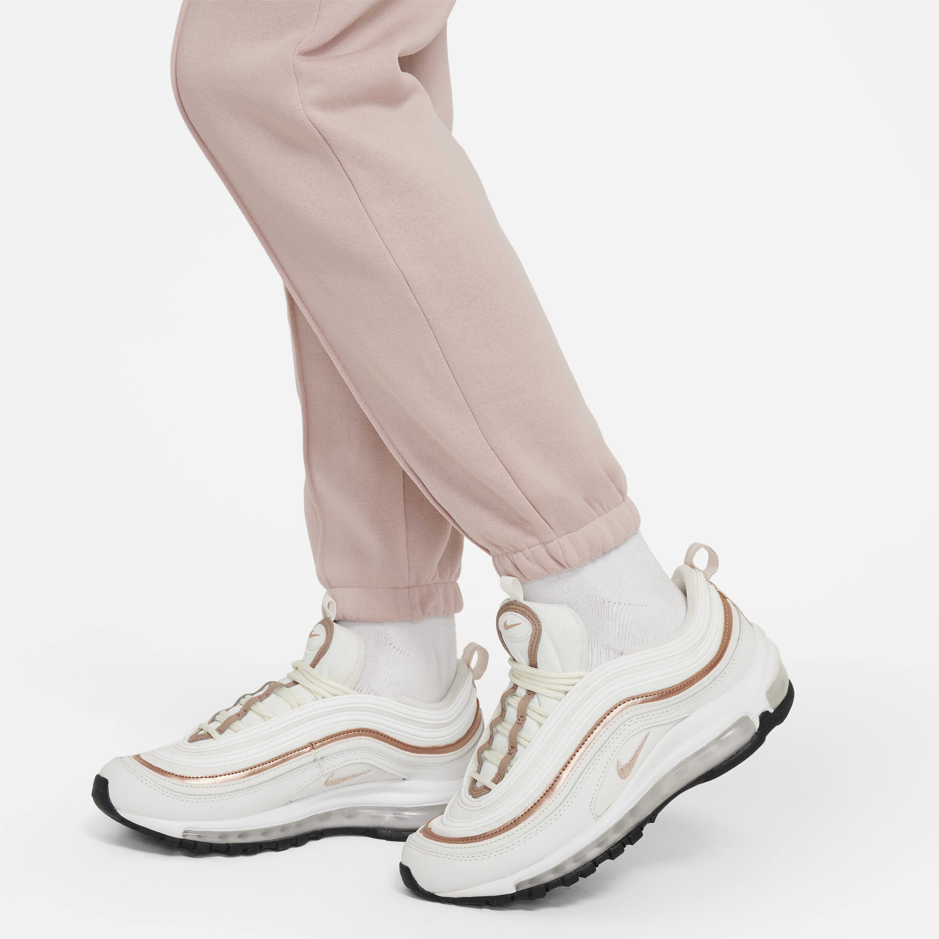 نايكي سبورتسوير تريند image number 4