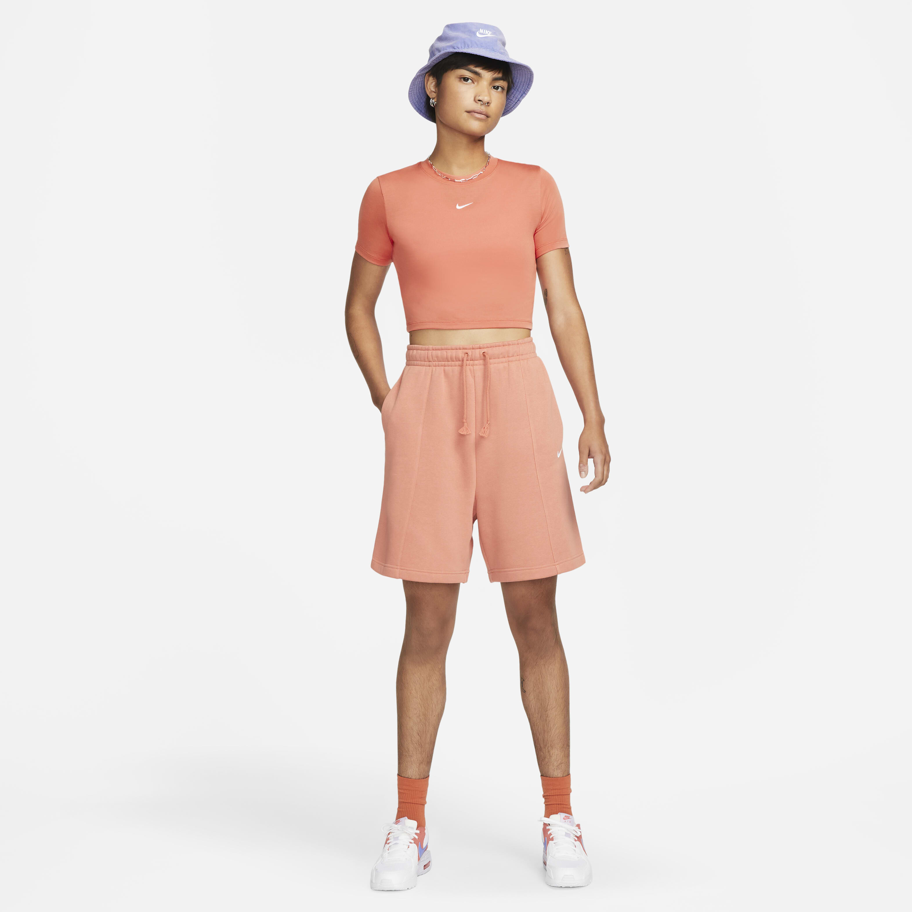 Nike Sportswear Essential image number 3