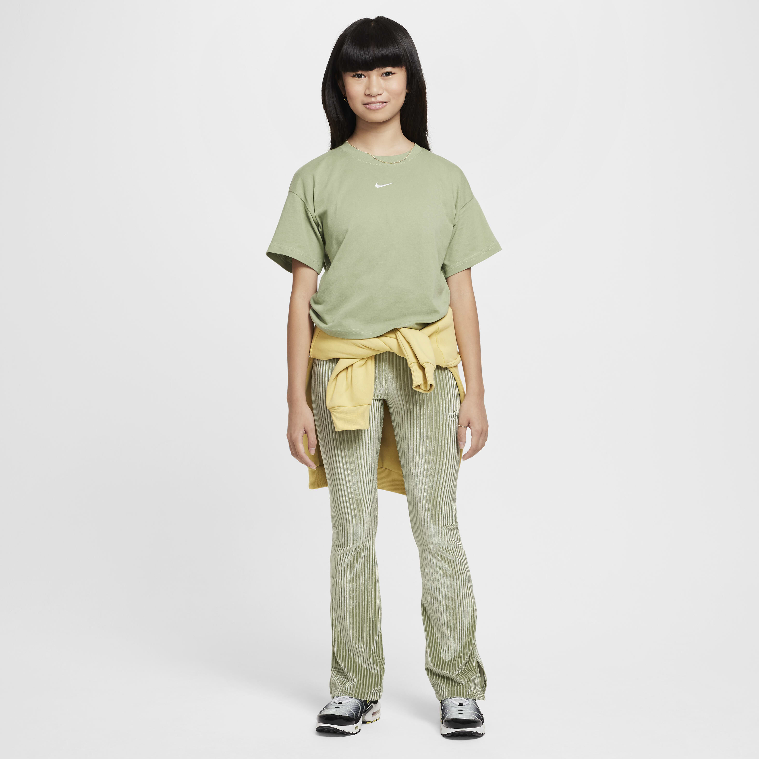 Nike Sportswear Essential image number 4