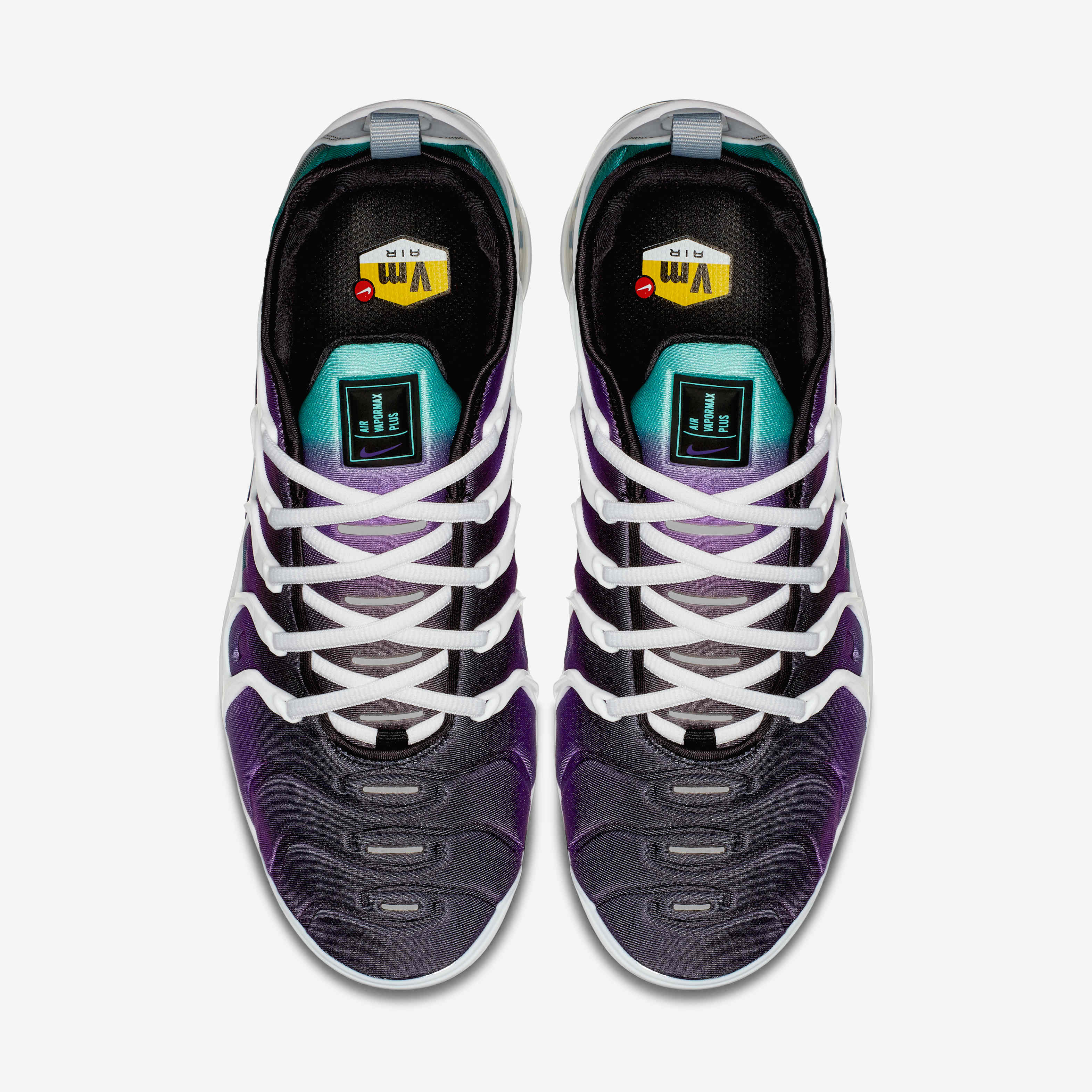 Nike Air VaporMax Plus image number 3