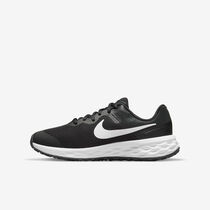 Nike Revolution 6