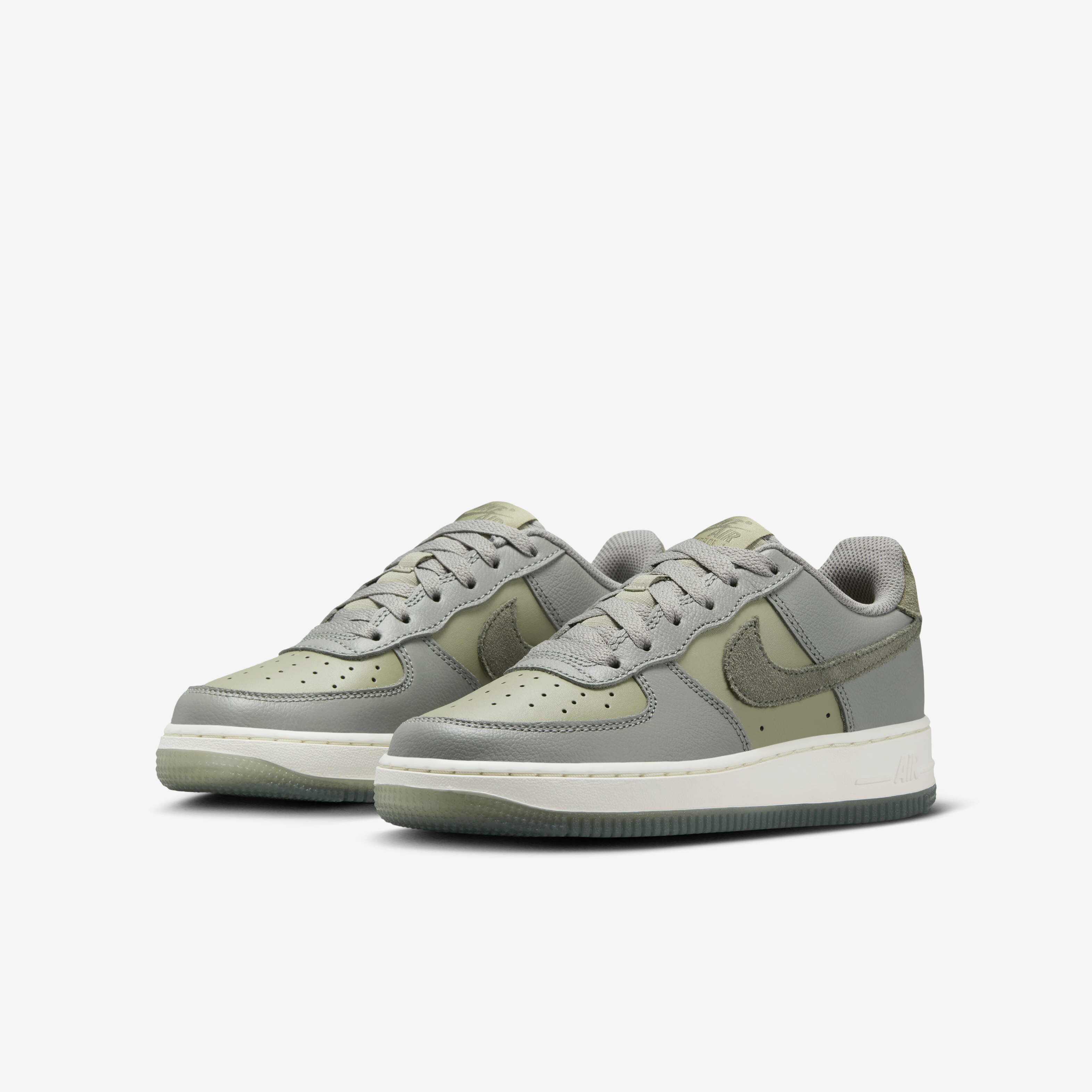 Buy Nike Air Force 1 LV8 Older Kids Shoes Nike Kuwait Official