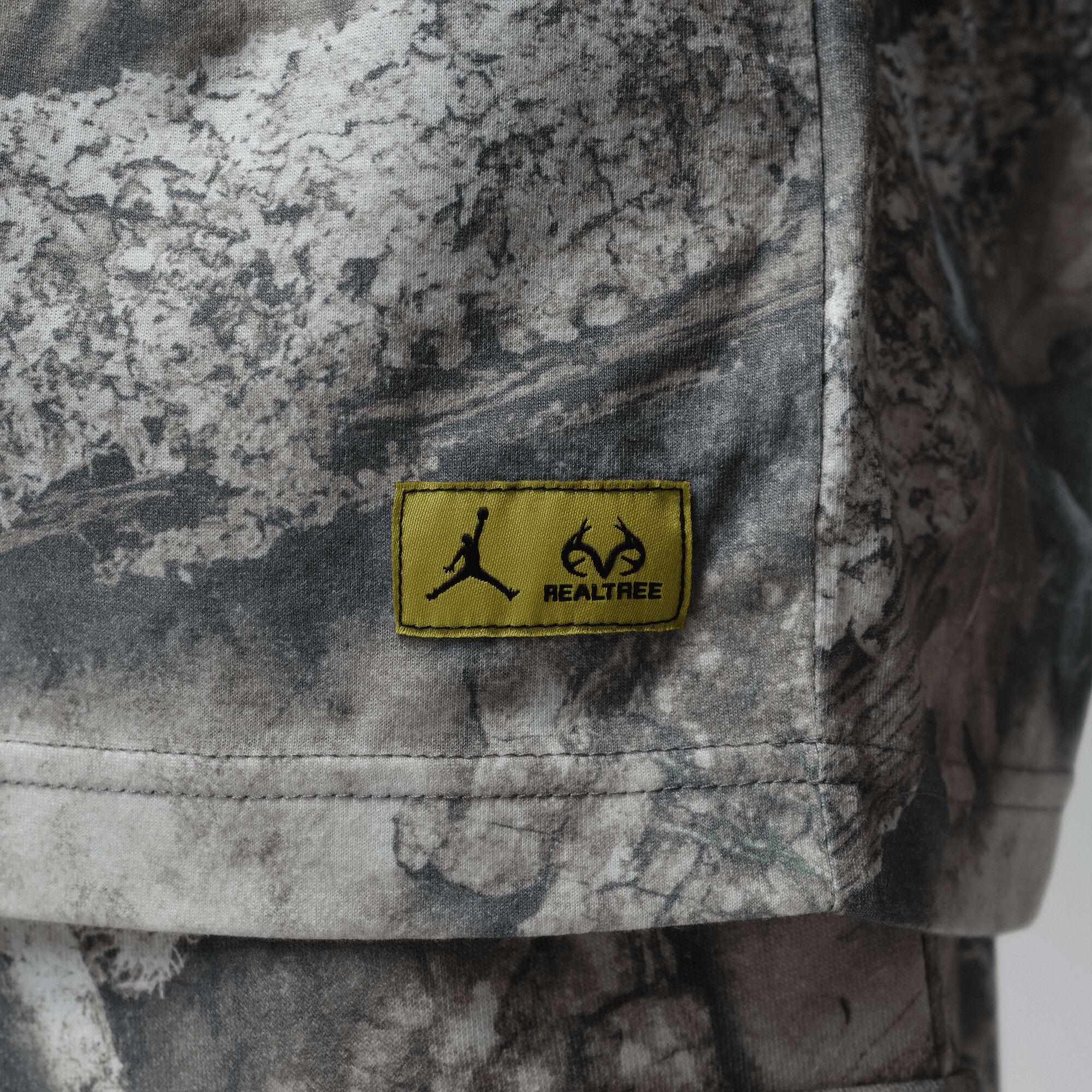 Zoom image