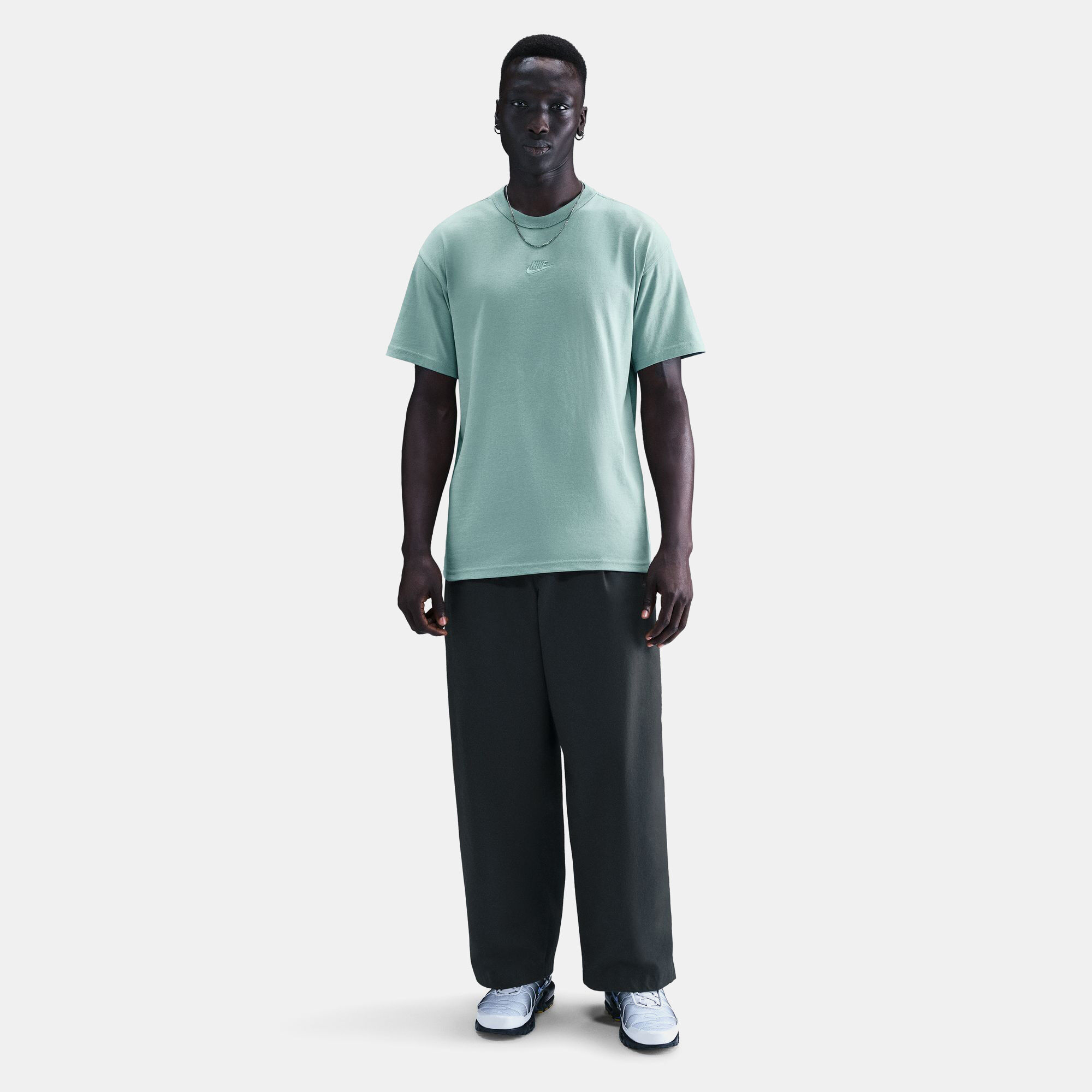 Nike Sportswear Premium Essentials image number 0