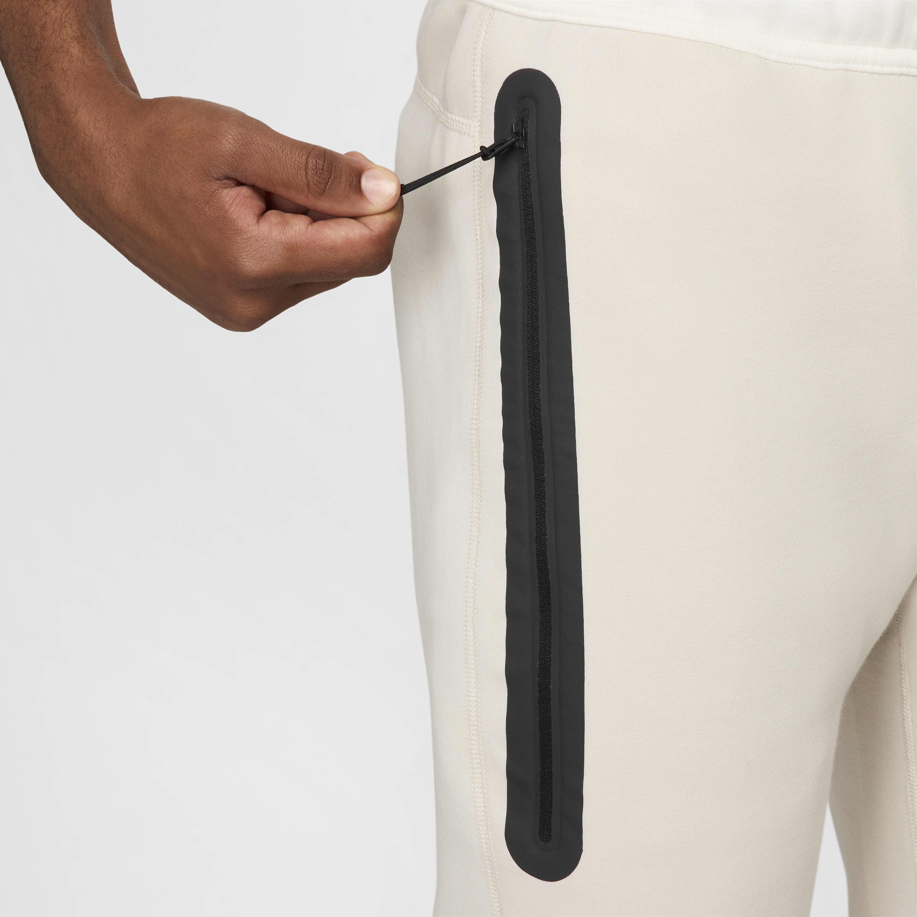 Nike Sportswear Tech Fleece image number 4