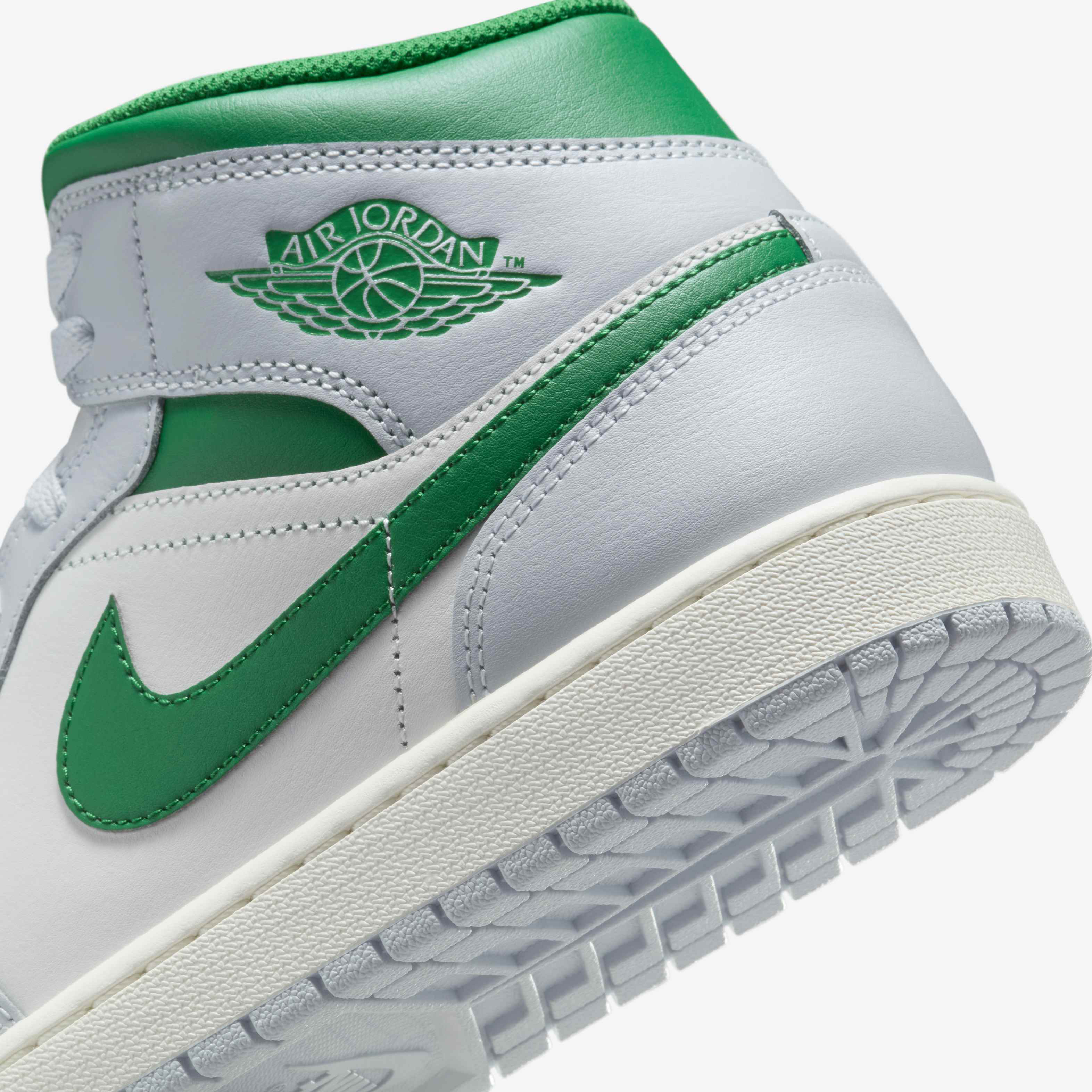 Air Jordan 1 Mid image number 7