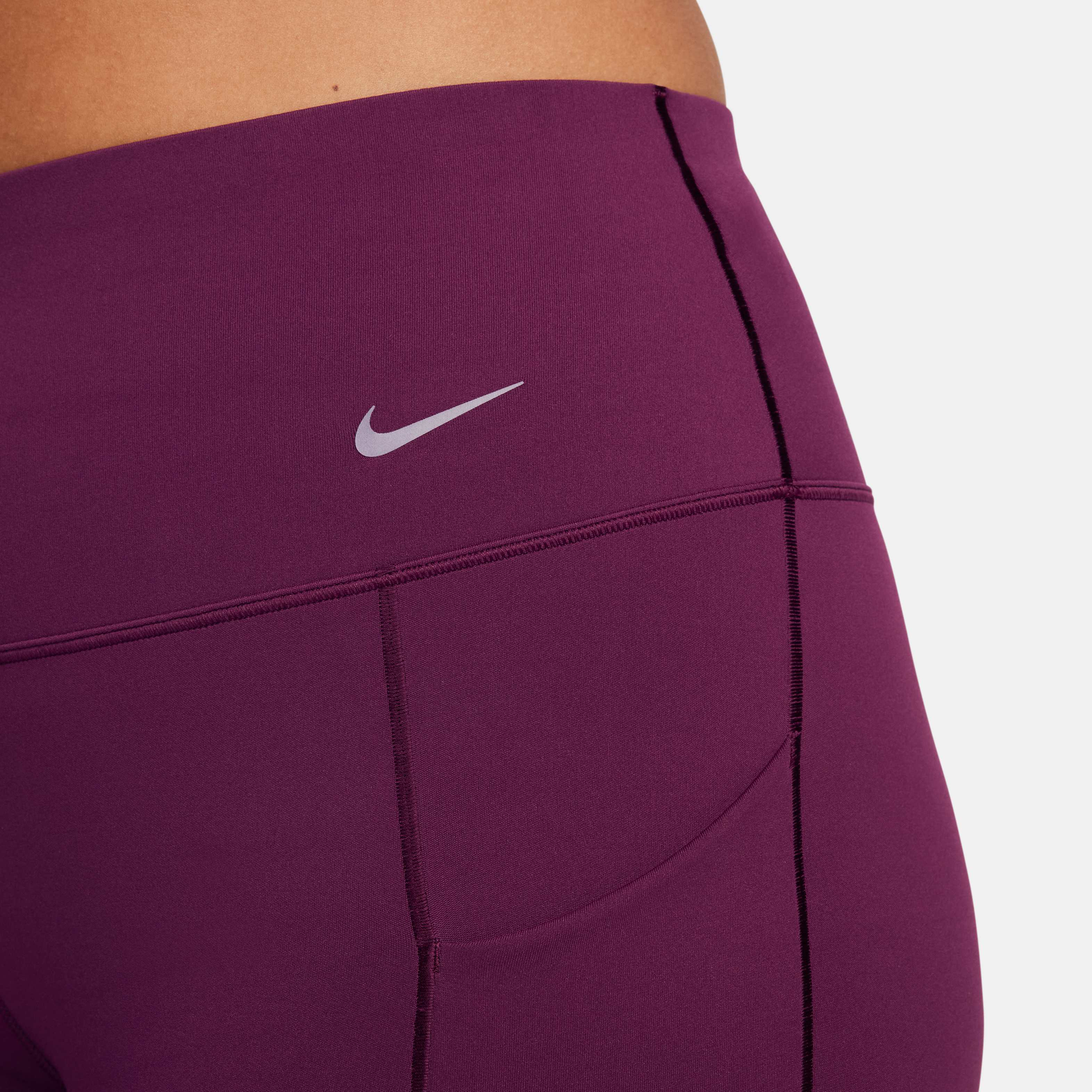 نايكي يونيفيرسا image number 4