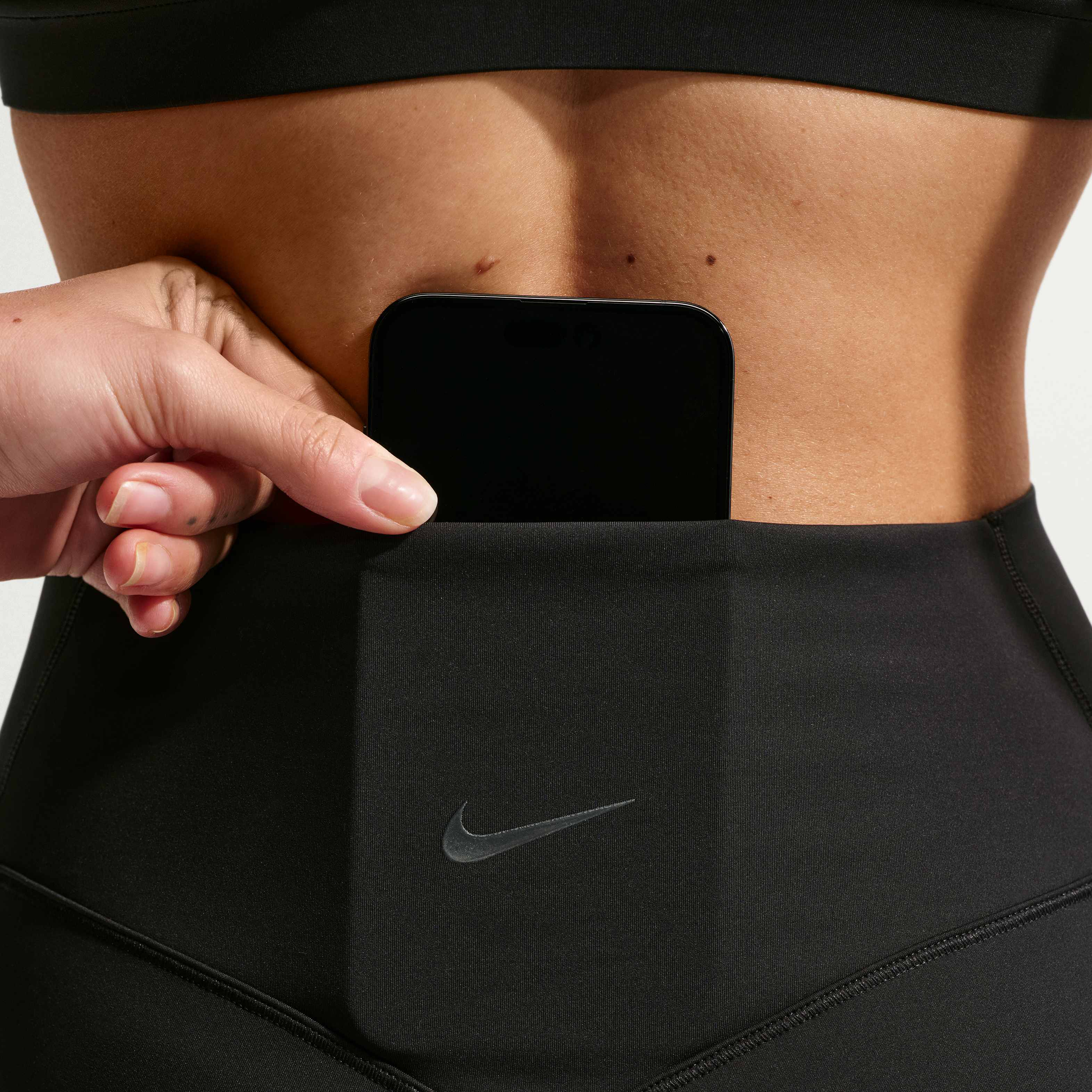 نايكي يونيفيرسا image number 5