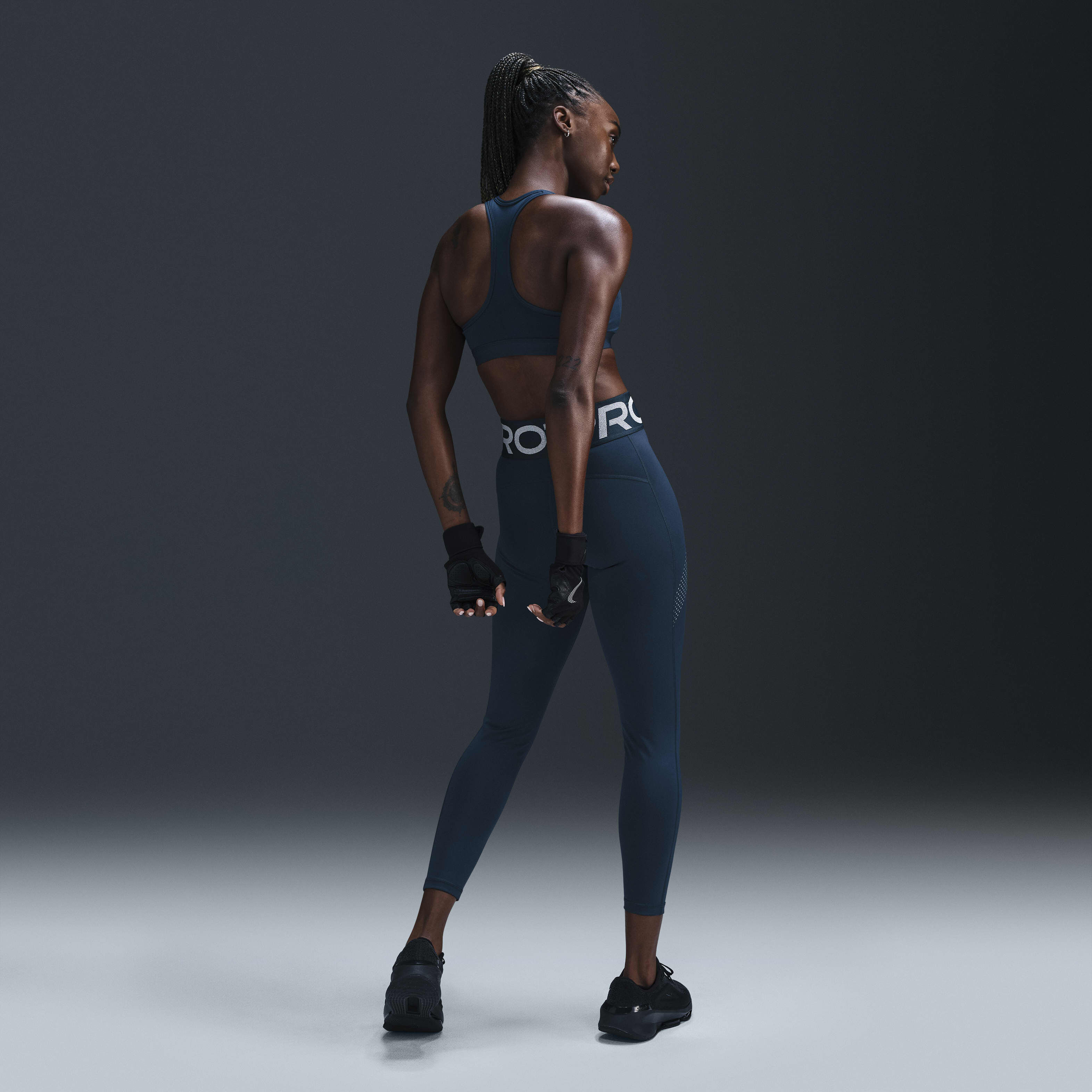 Nike Pro Sculpt image number 3