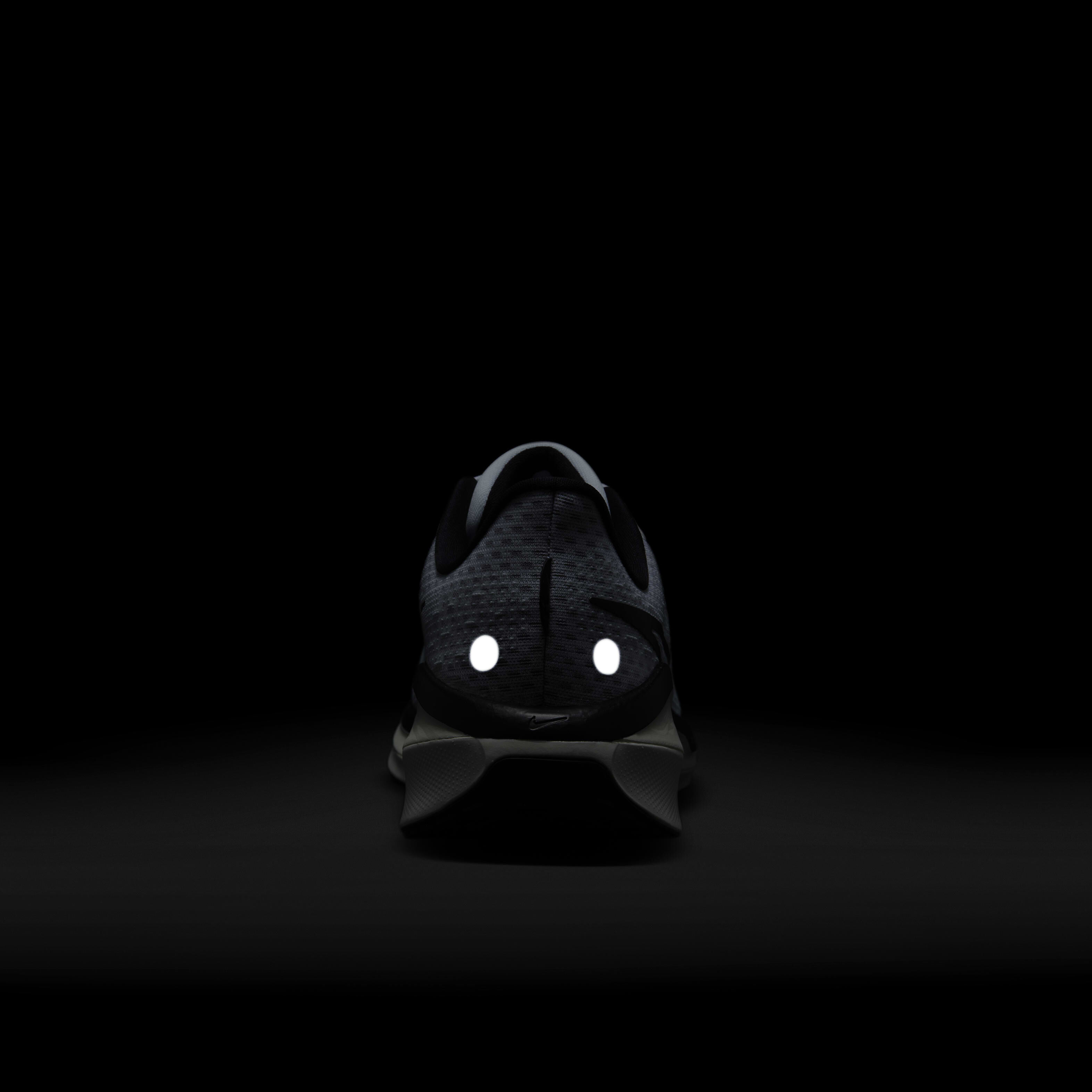 Nike Vomero 17 image number 9