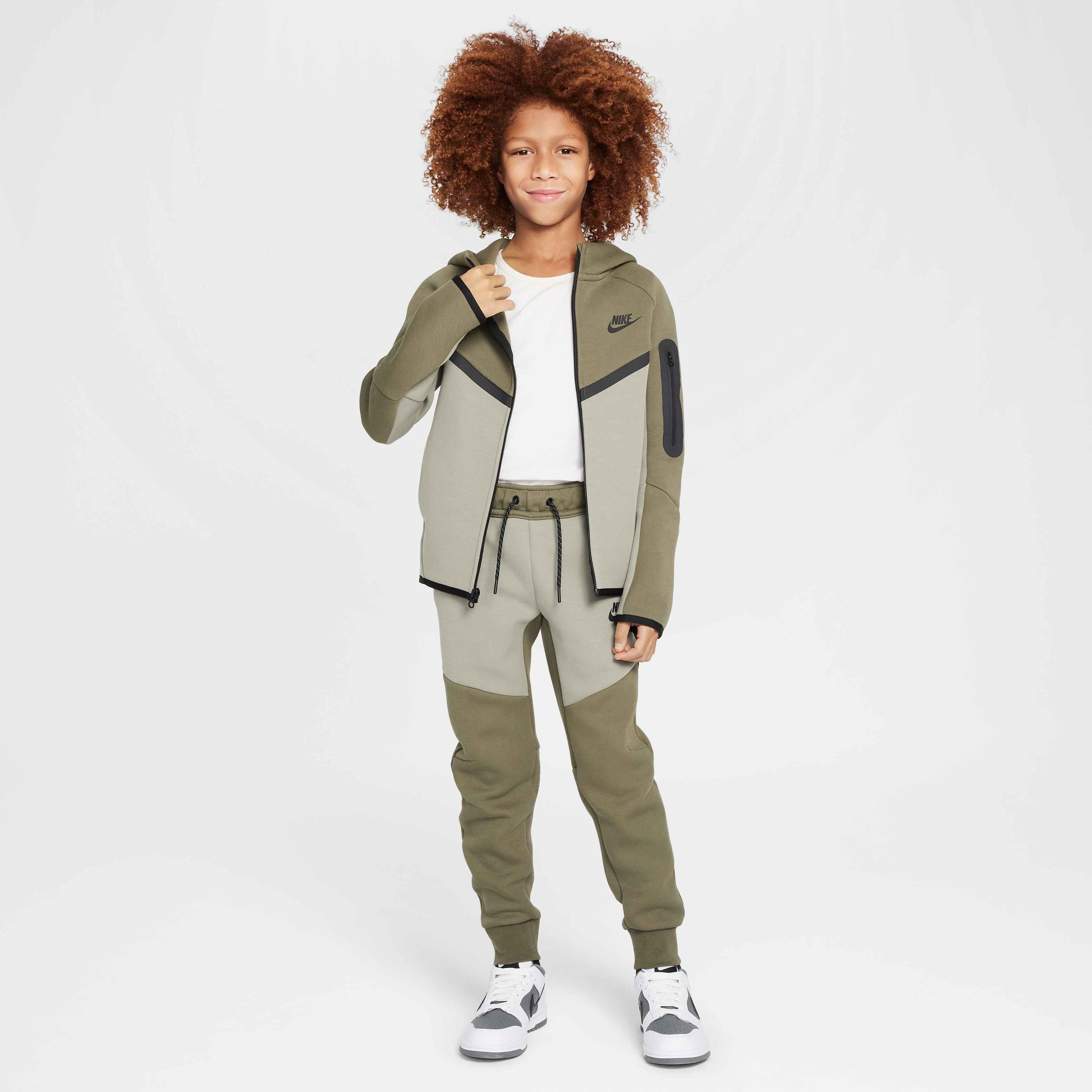 نايكي سبورتسوير تك فليس image number 8