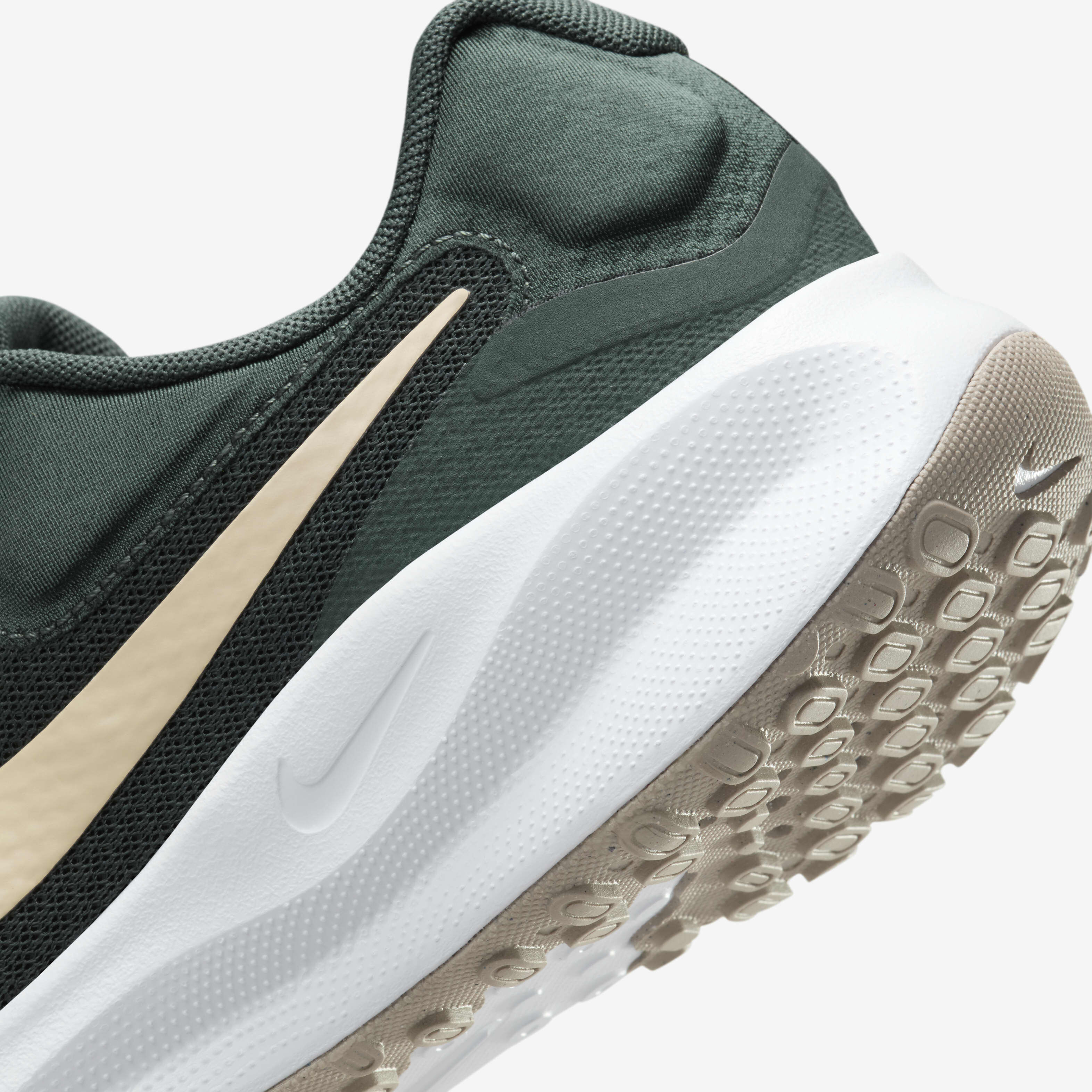 Nike revolution green shop