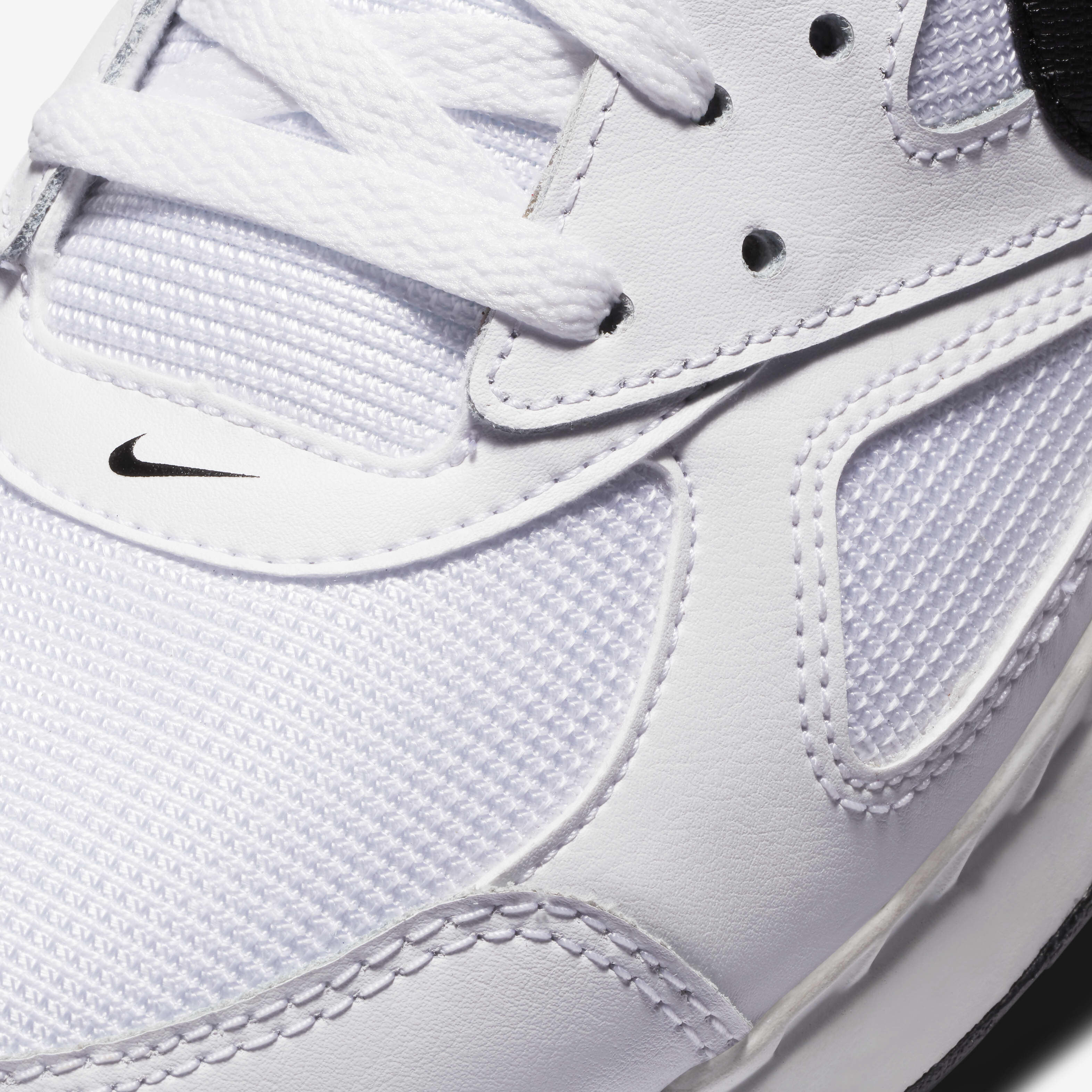 Nike air max ivo mens trainers shop