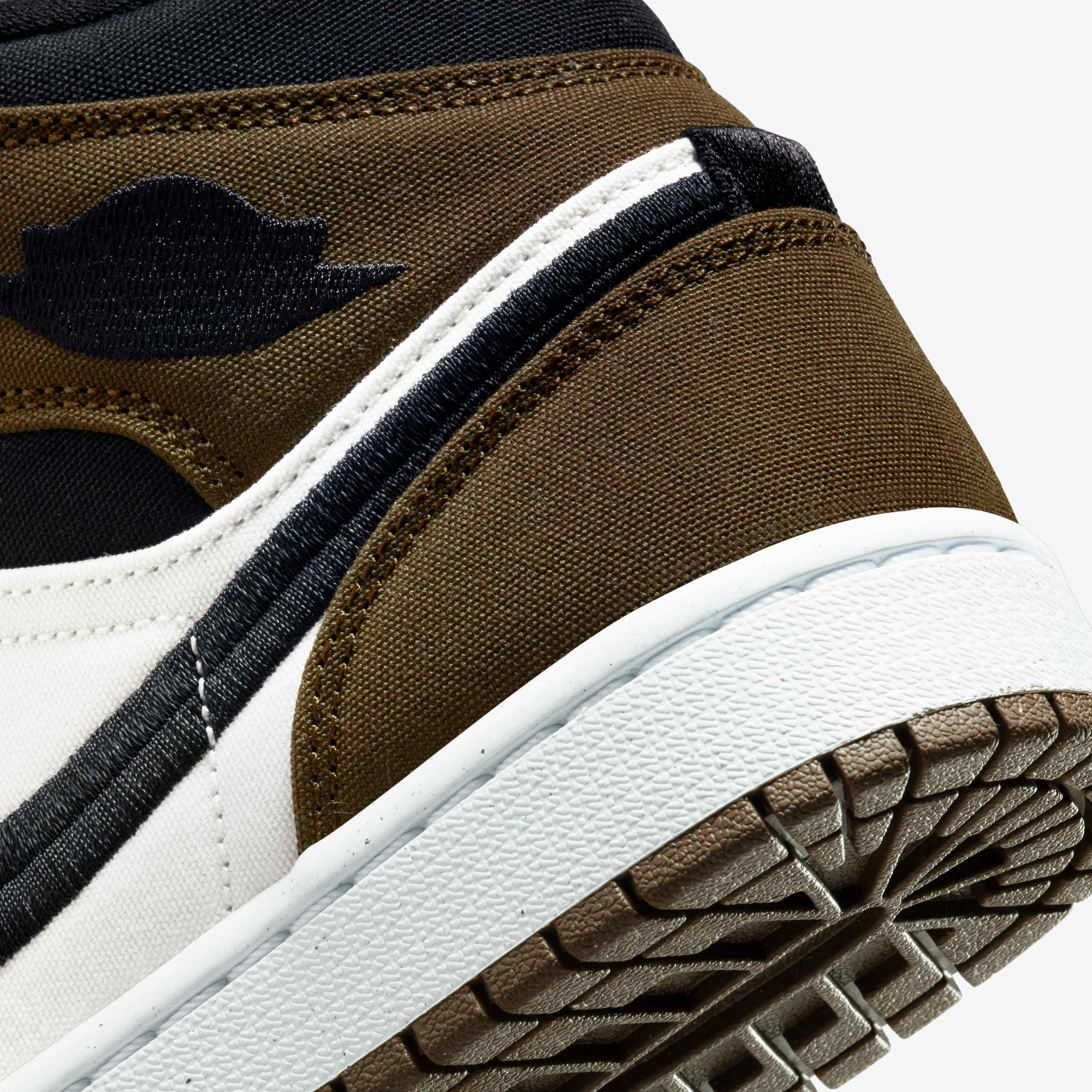 Air Jordan 1 Mid SE image number 7