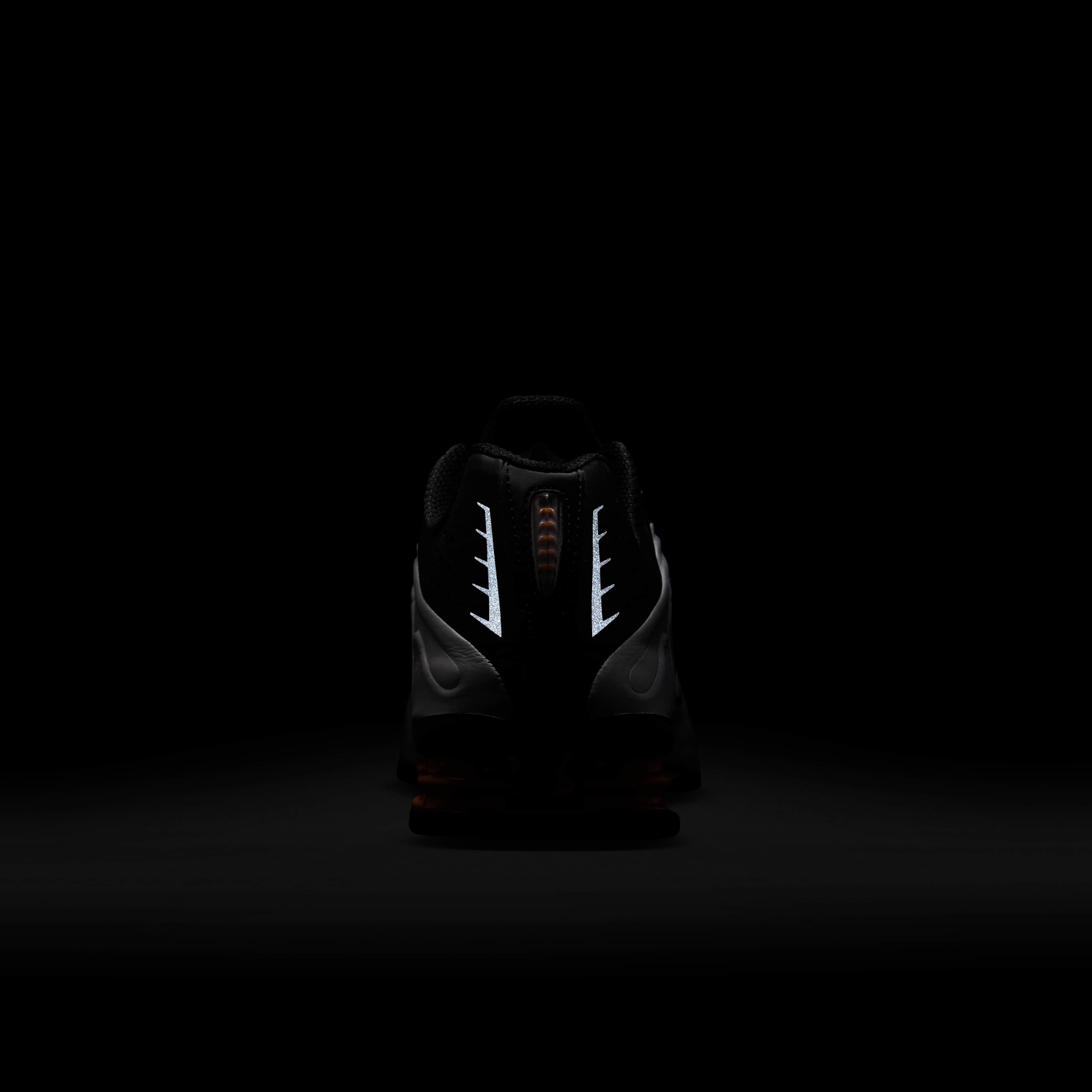 Nike Shox R4 image number 9