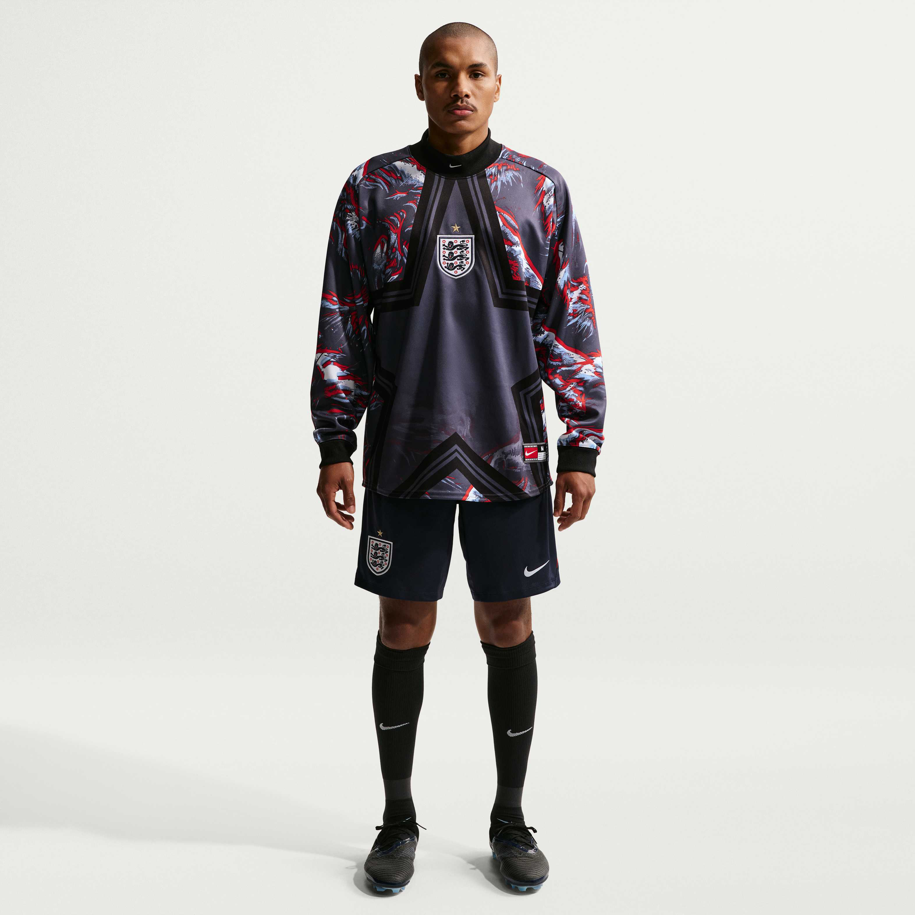 إنجلترا سترايك image number 0