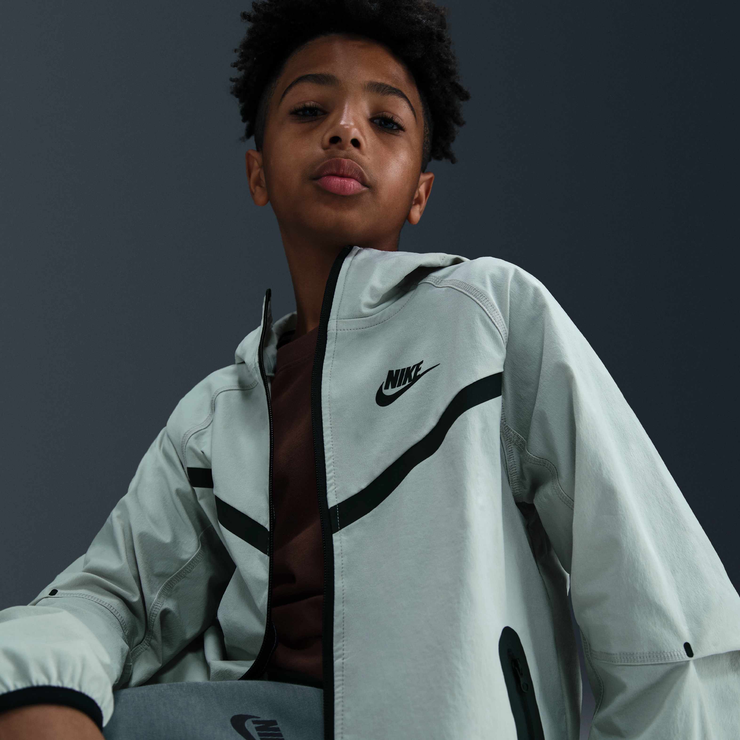 نايكي تك image number 2