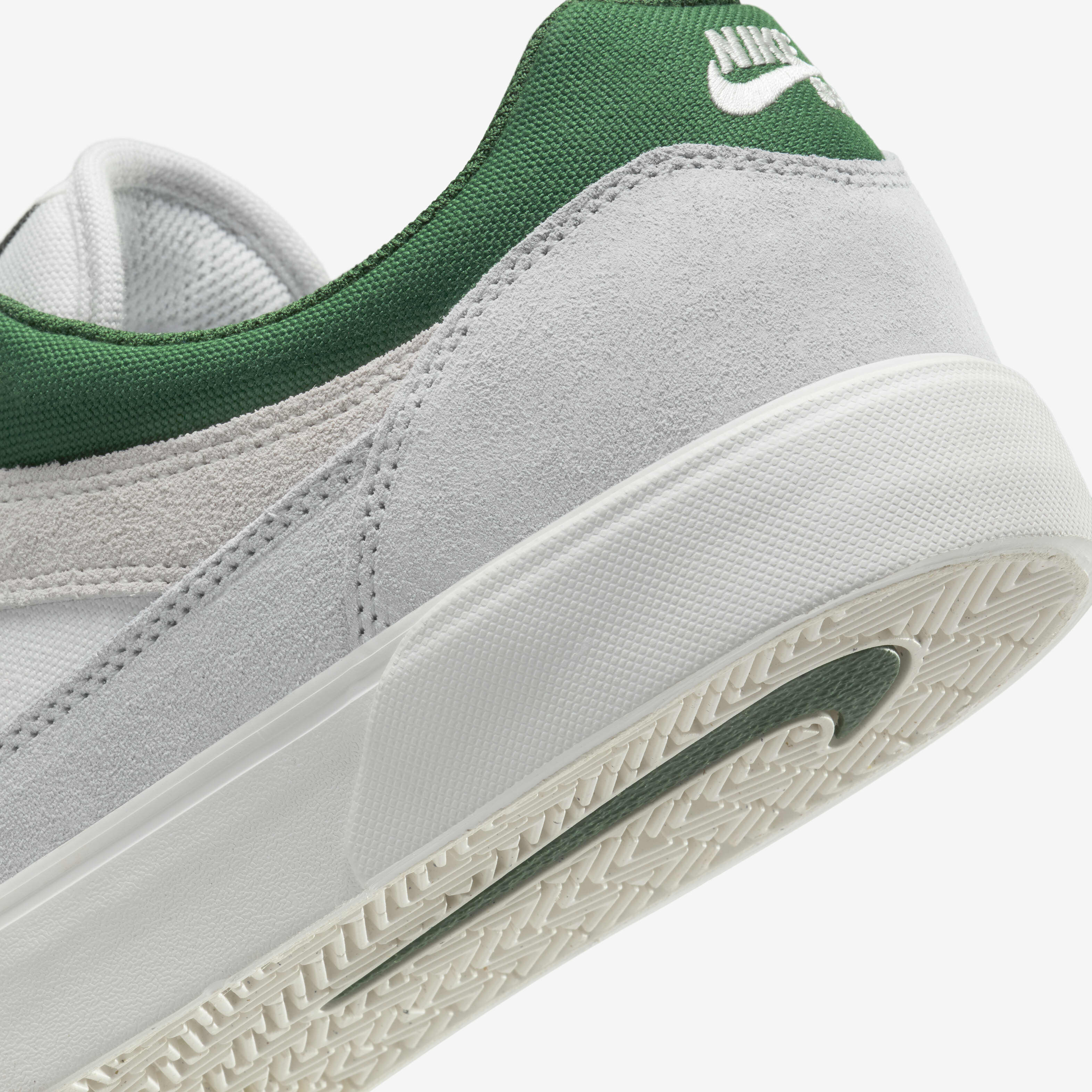 نايكي اس بي مالور image number 7