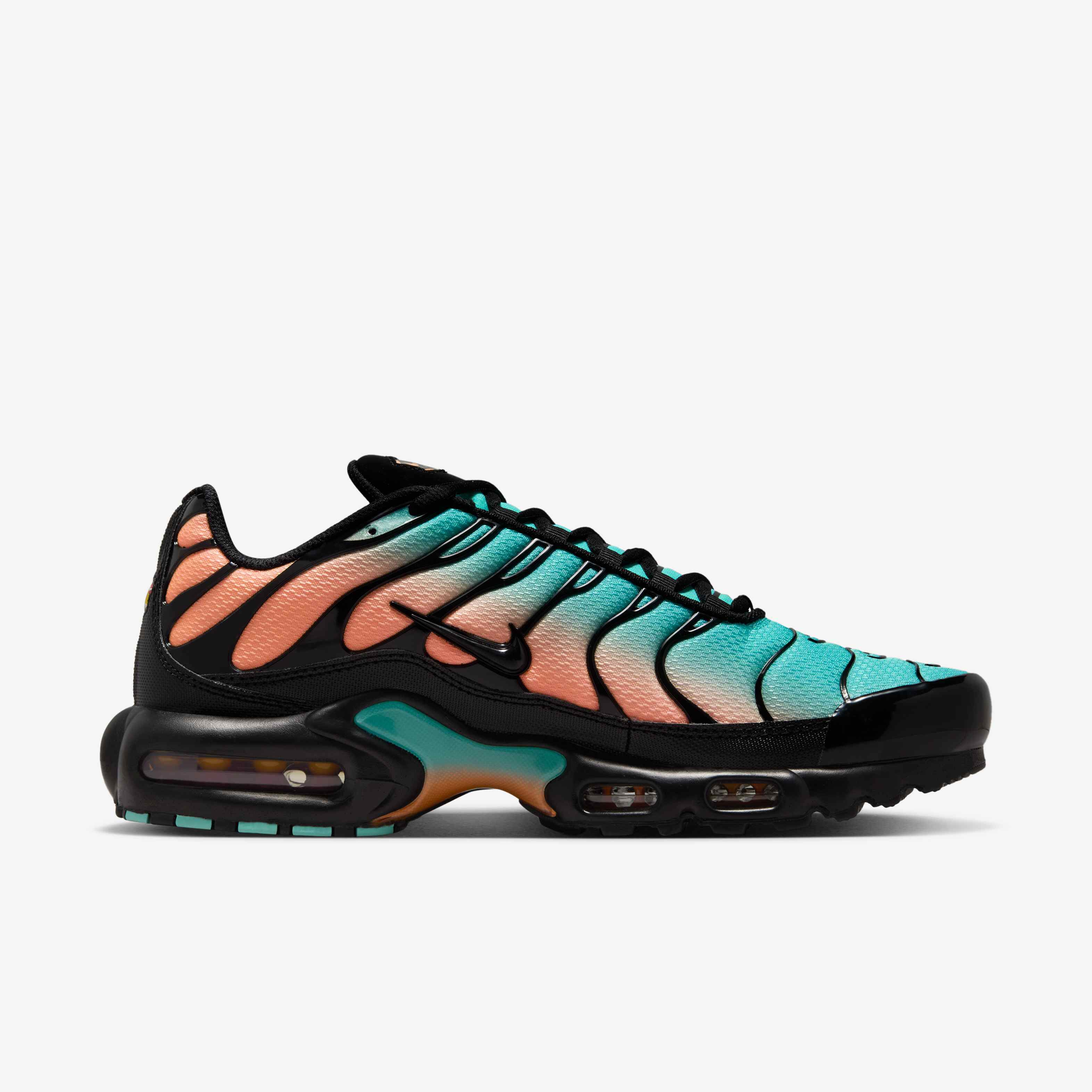 Nike Air Max Plus image number 2